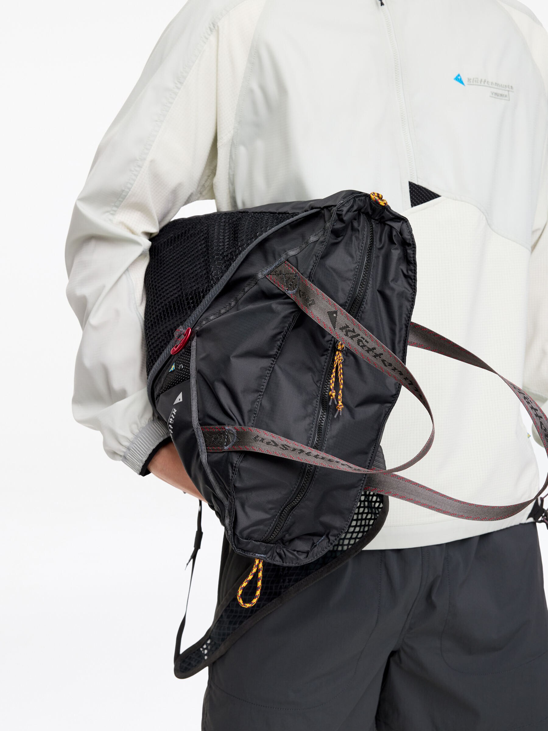 Klättermusen Gand Bag 23L - Dark Grey - Men - StillMedia/Lookbook - 12