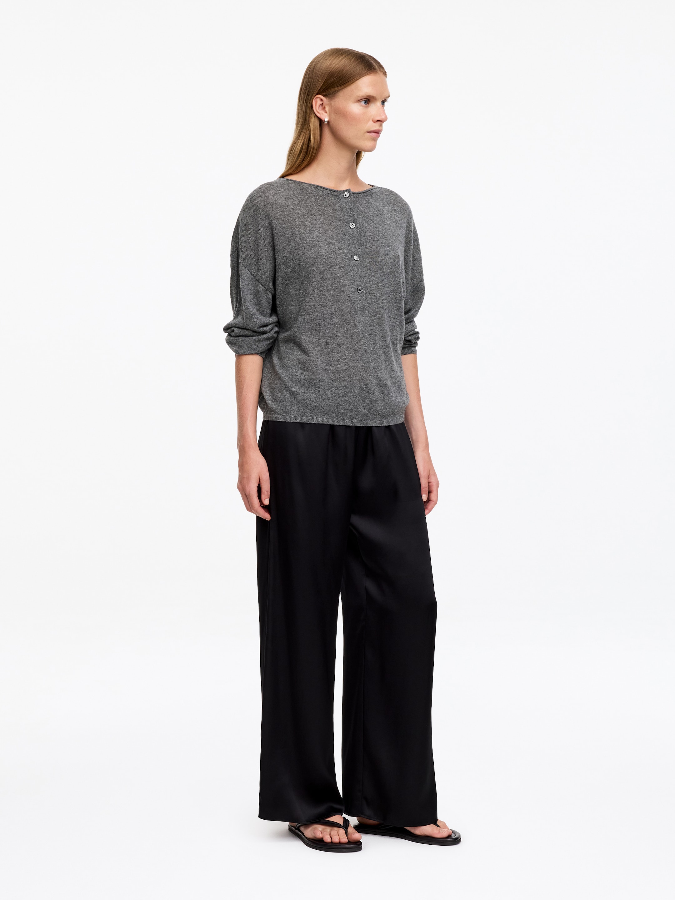Pure Cashmere Boat-Neck Jumper - Grey - Loose fit - women - StillMedia/Lookbook - 3