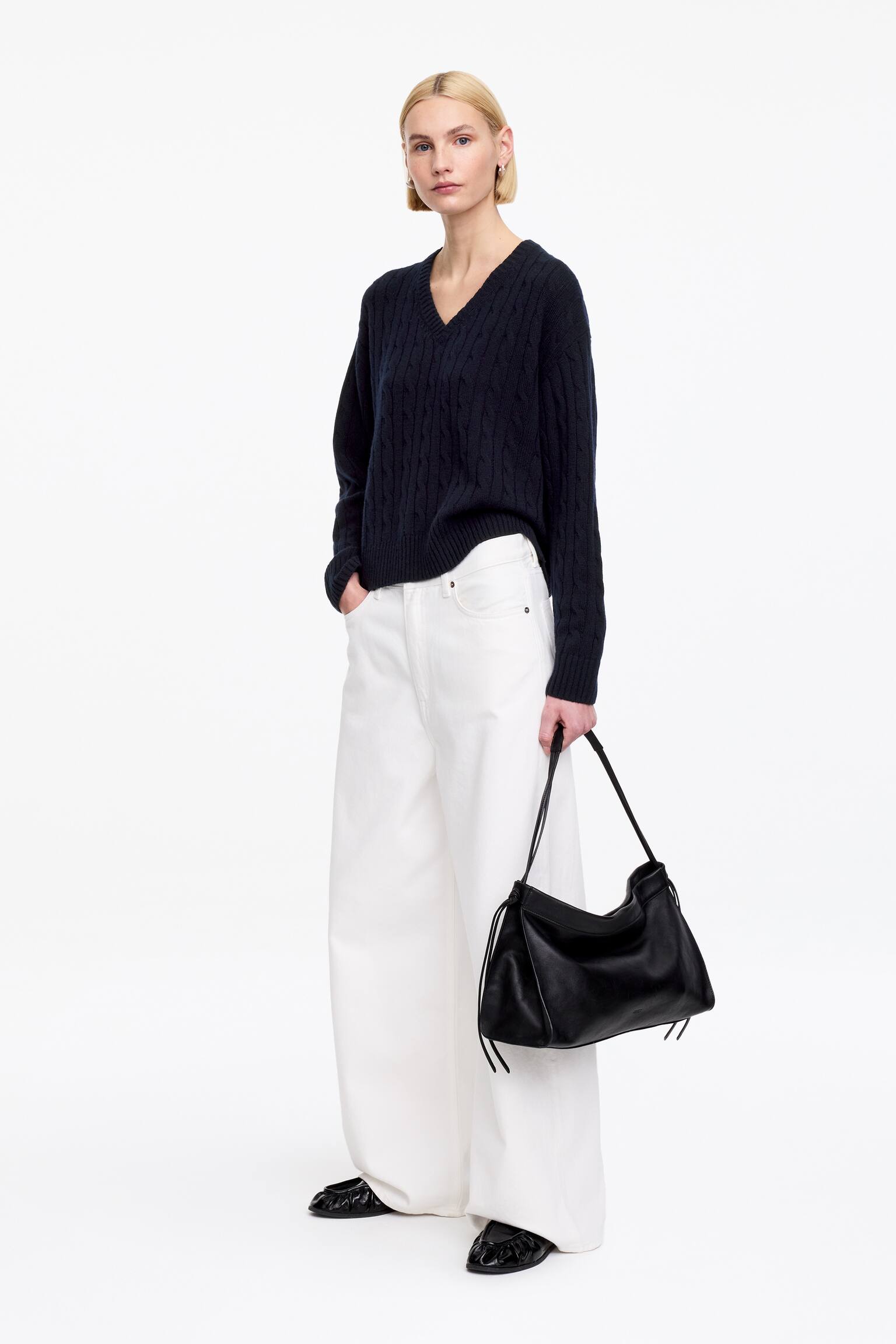 Пуловер с V-образно деколте от чист кашмир - Тъмносиньо/Бежово - 5