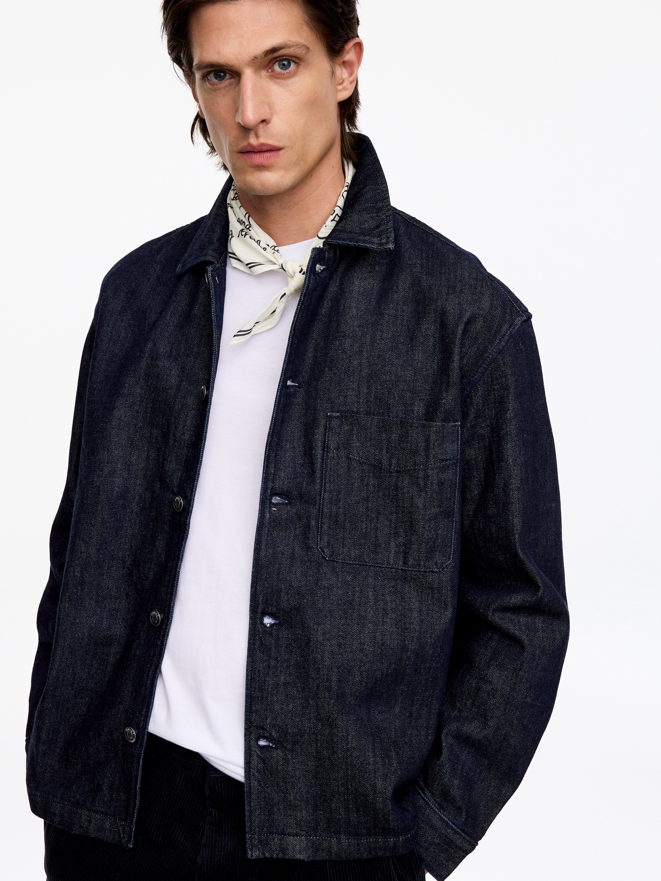 ARKET CAFÉ Bandana mit Print - Weiß/Schwarz - men - StillMedia/Lookbook - 3