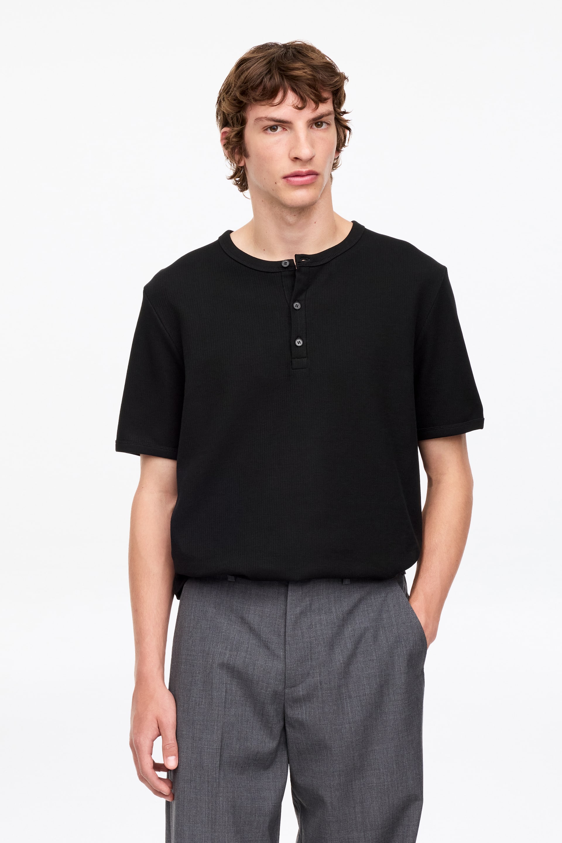Agrandir l'image: Chemise Henley à manches courtes - Noir - HOMME | H&M CH 1