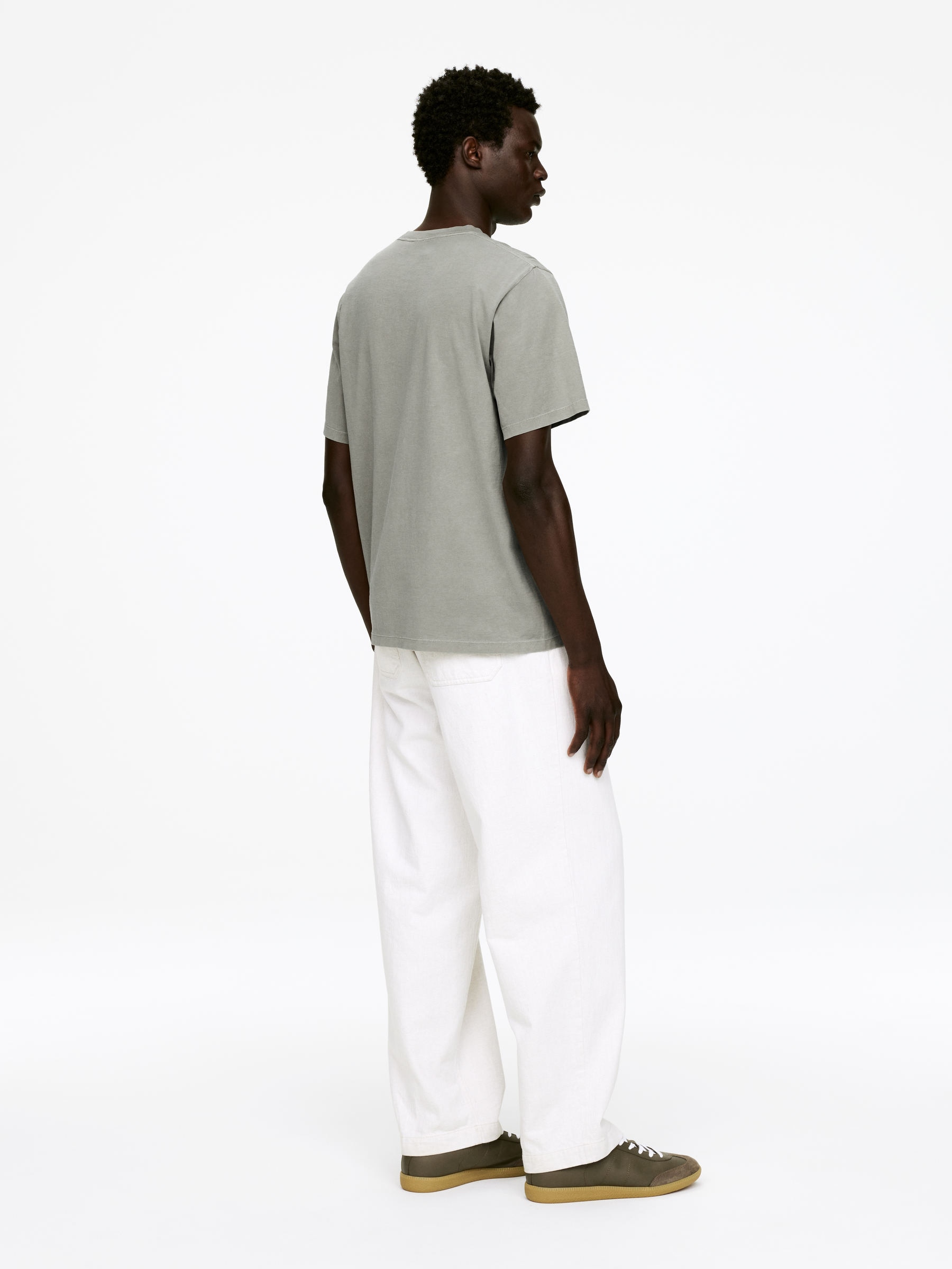 Relaxed T-Shirt - Grey - Relaxed fit - Men - StillMedia/Lookbook - 3