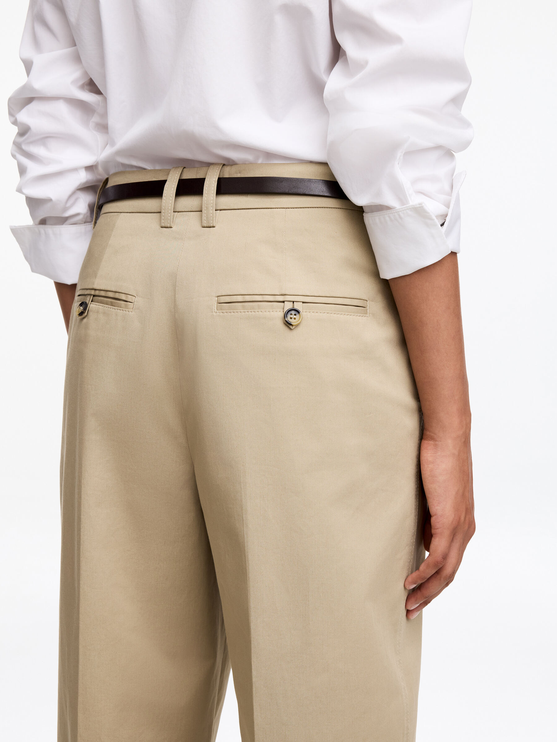 Chinohose mit niedrigem Bund - Beige - Regular Fit - Women - StillMedia/Lookbook - 4