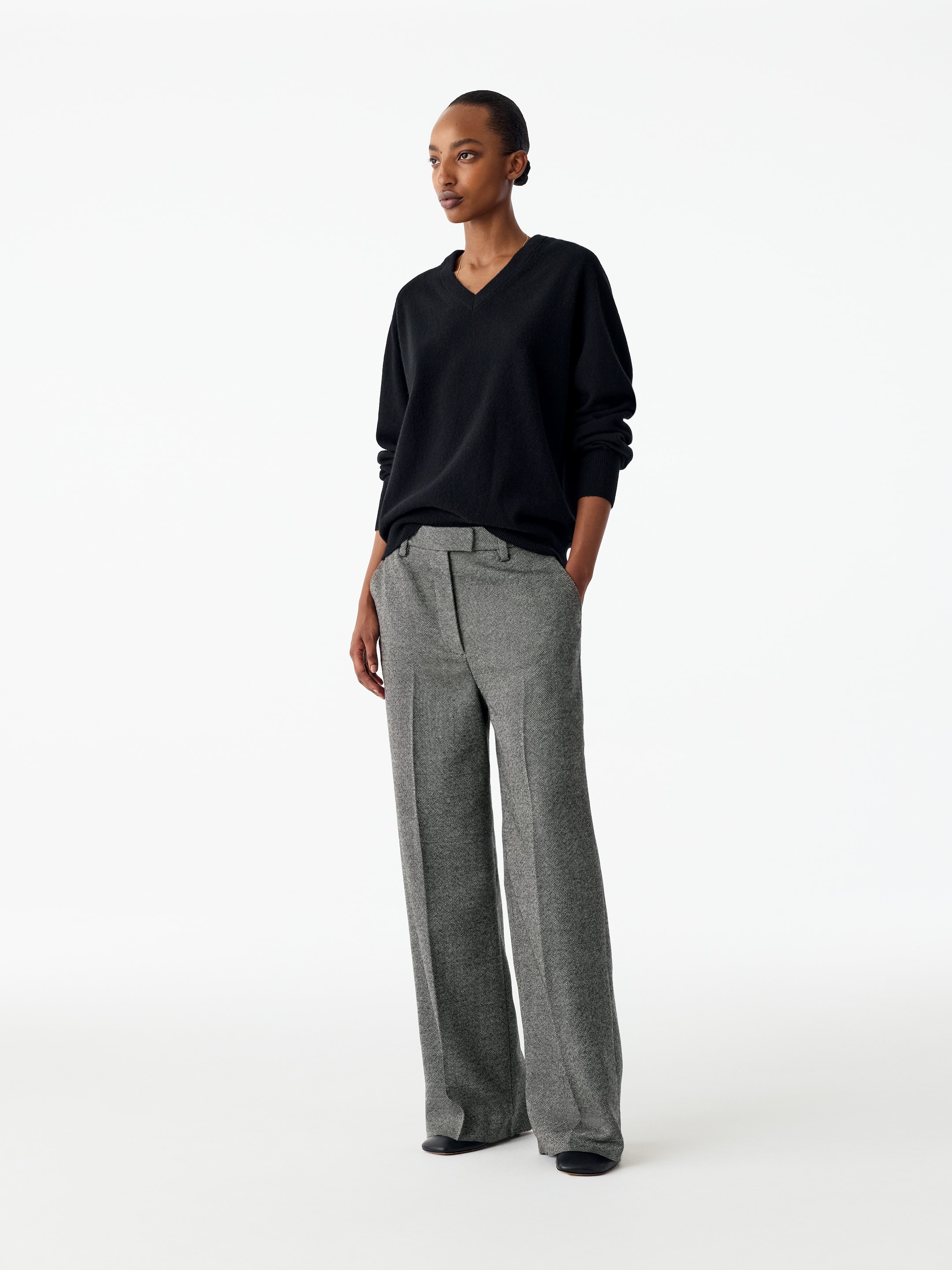 Relaxed Wool Trousers - Black - Relaxed fit - women - StillMedia/Lookbook - 2
