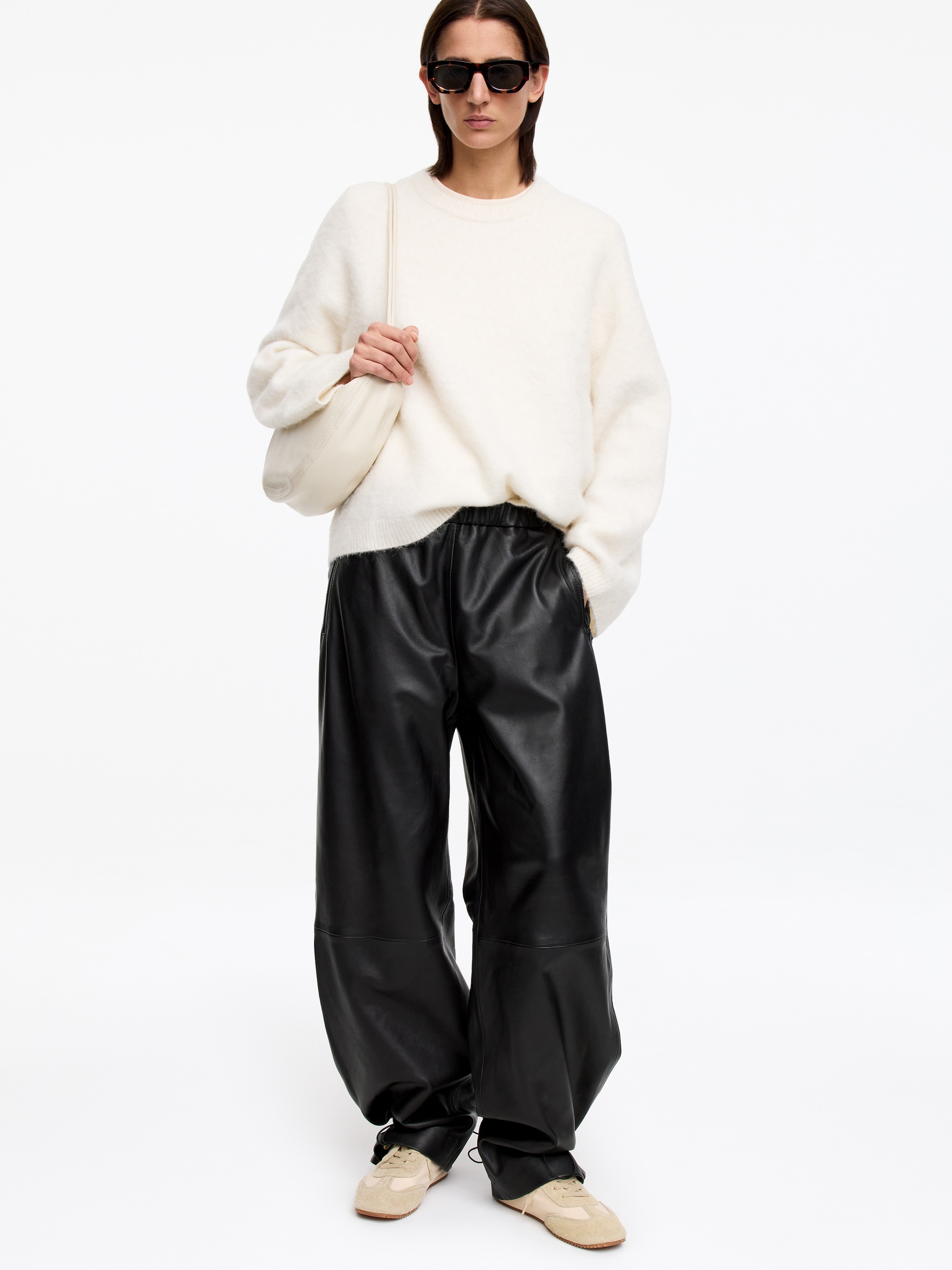 Pantalon en cuir décontracté - Noir - Relaxed fit - Femme - StillMedia/Lookbook - 6