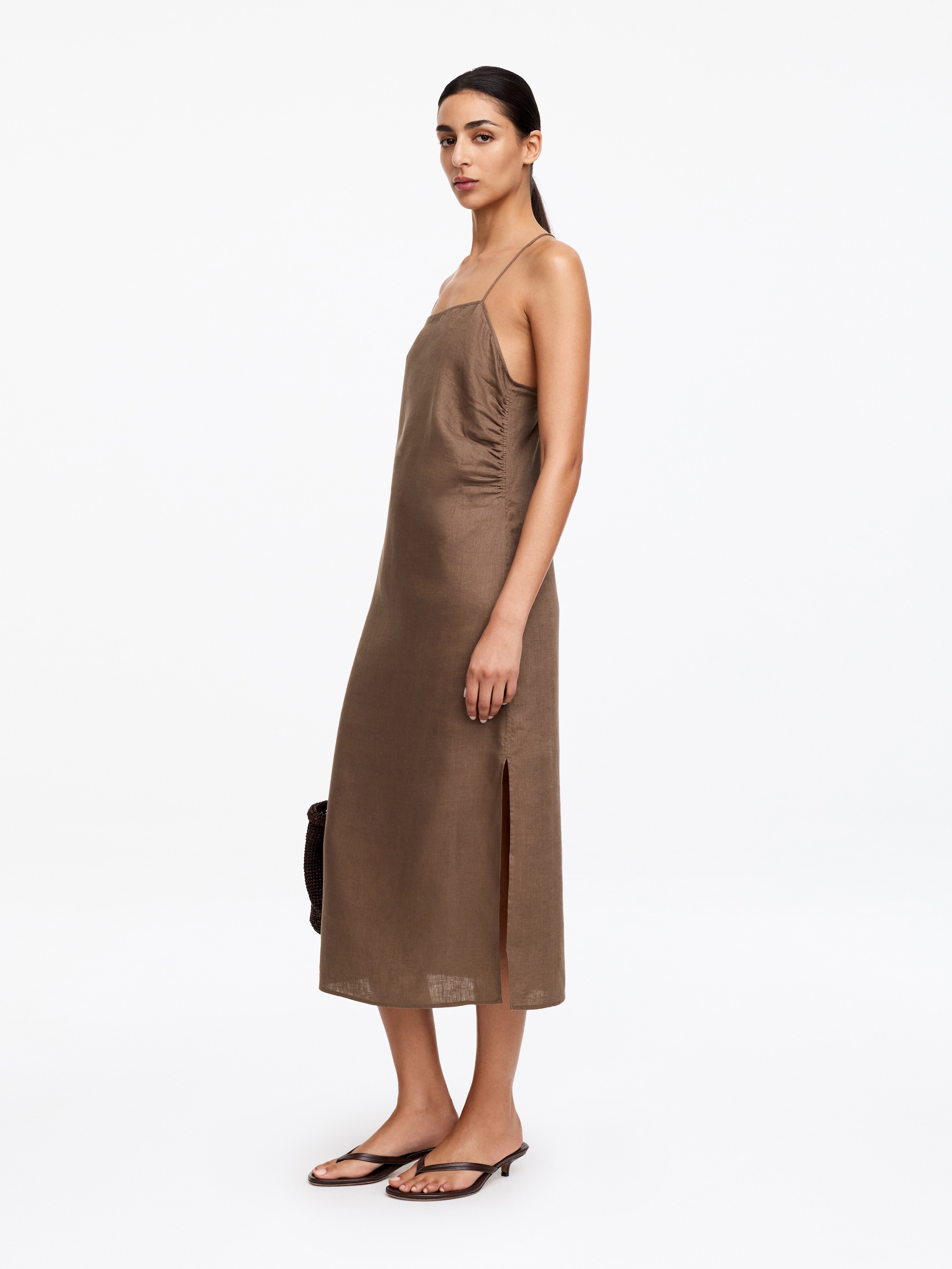 Robe mi-longue en lin - Taupe - Slim fit - Femme - StillMedia/Lookbook - 2
