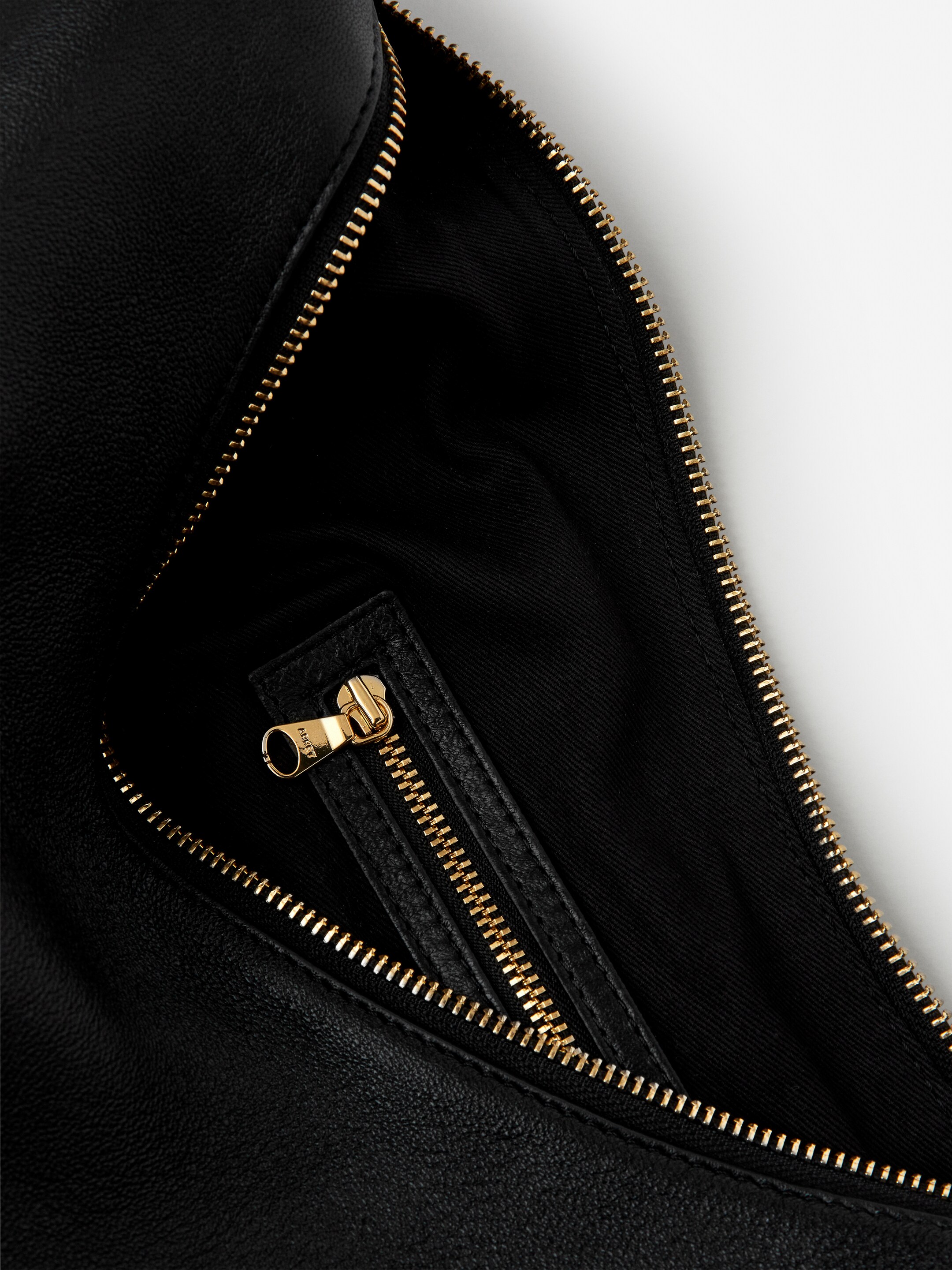 Mittelgroße, geschwungene Schultertasche - Schwarz - Damen - StillMedia/DescriptiveDetail - 11