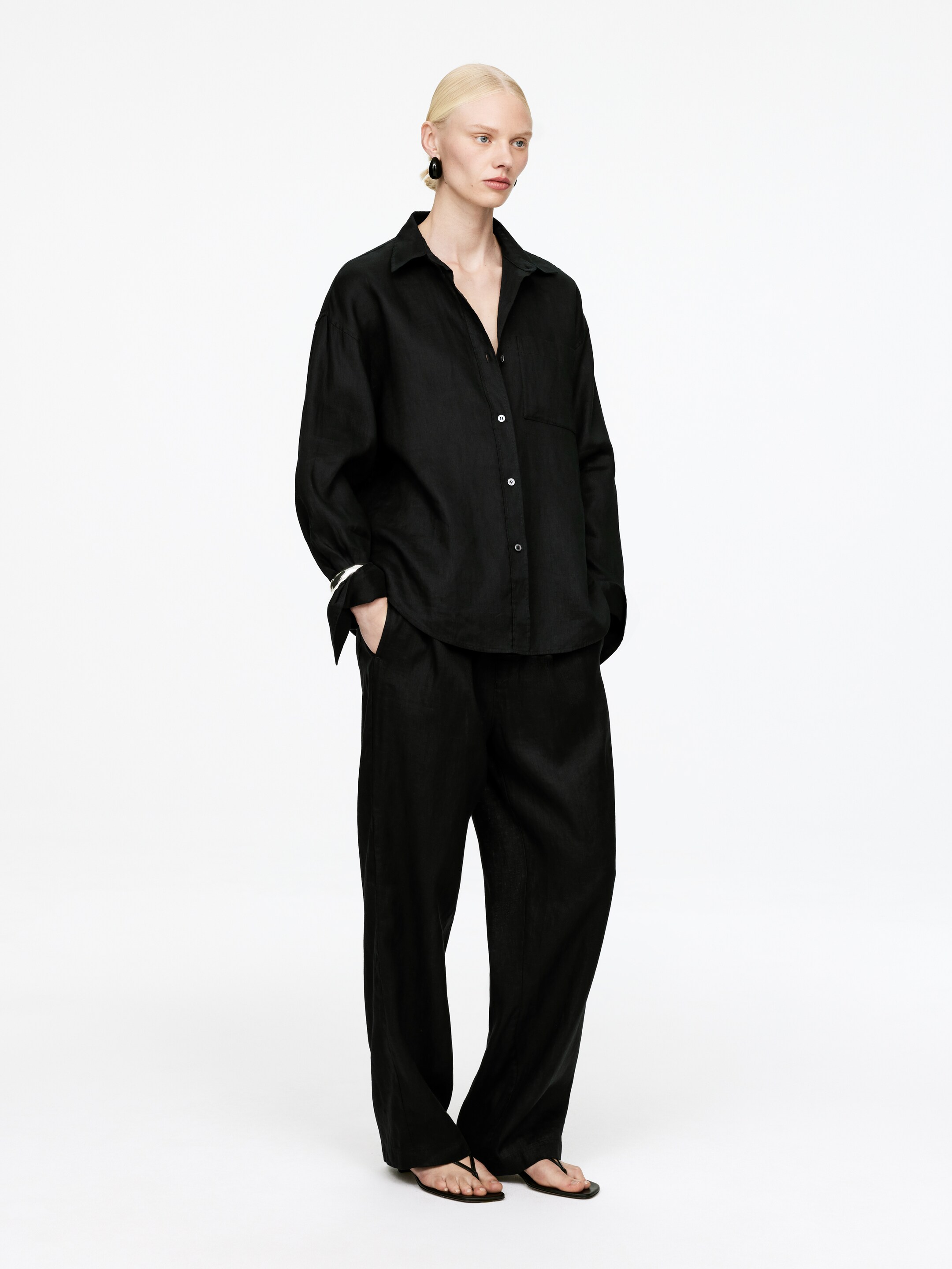 Zobrazit větší obrázek: Lněná košile - Black - ŽENY | H&M CZ 2