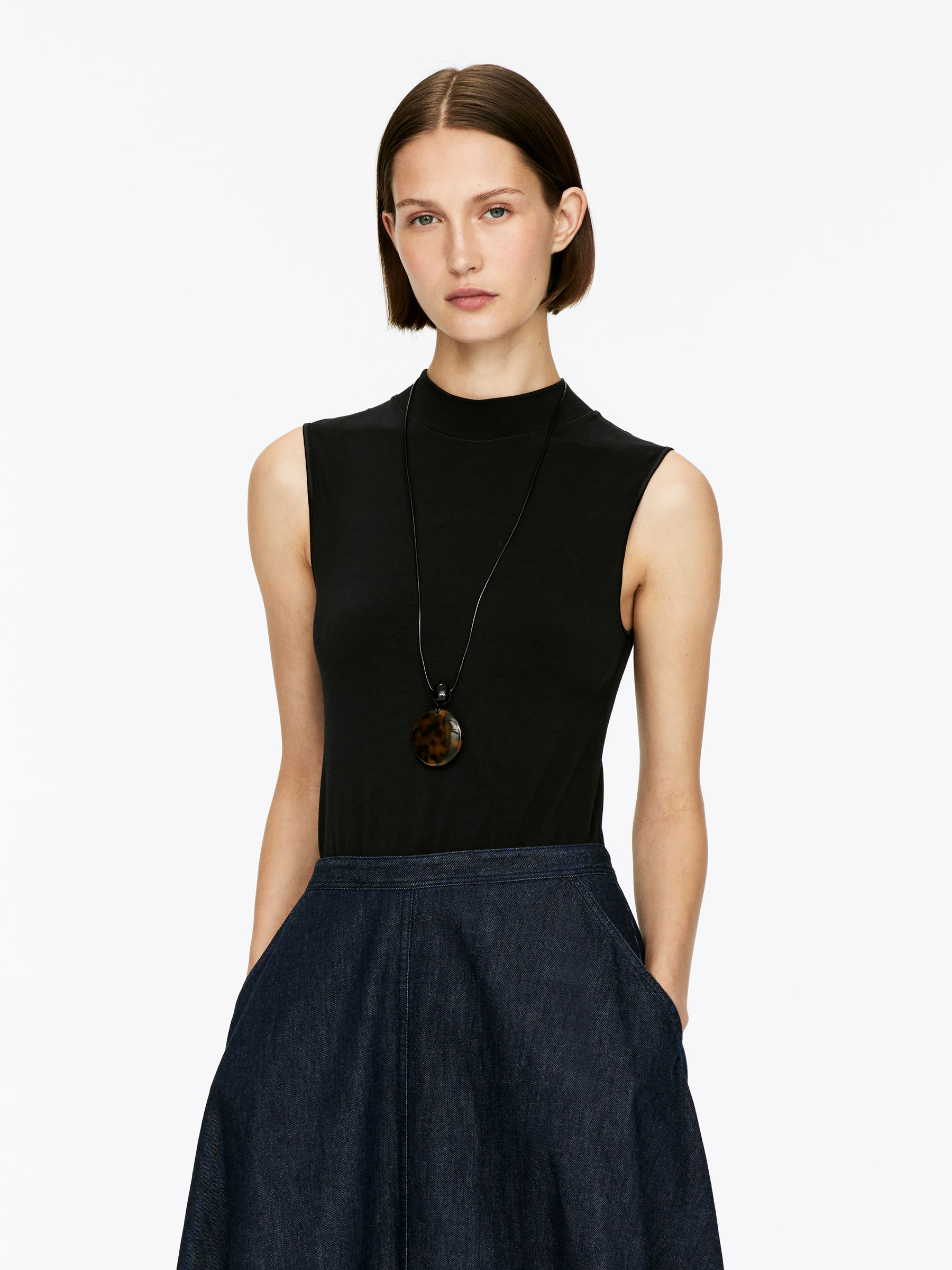 Leather Cord Pendant Necklace - Black/Brown - Women - StillMedia/Lookbook - 3