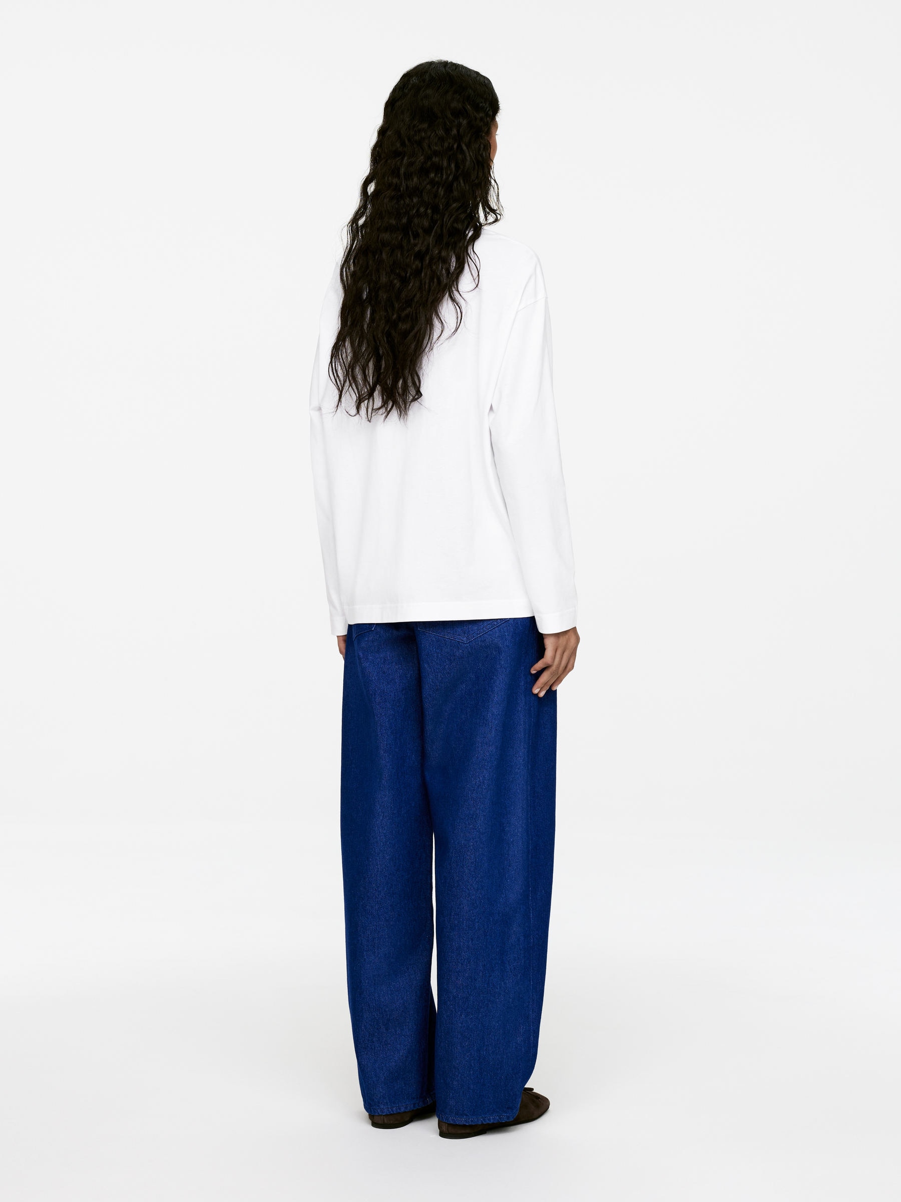 SHIRO Relaxed T-Shirt - White - Oversized - Women - StillMedia/Lookbook - 4