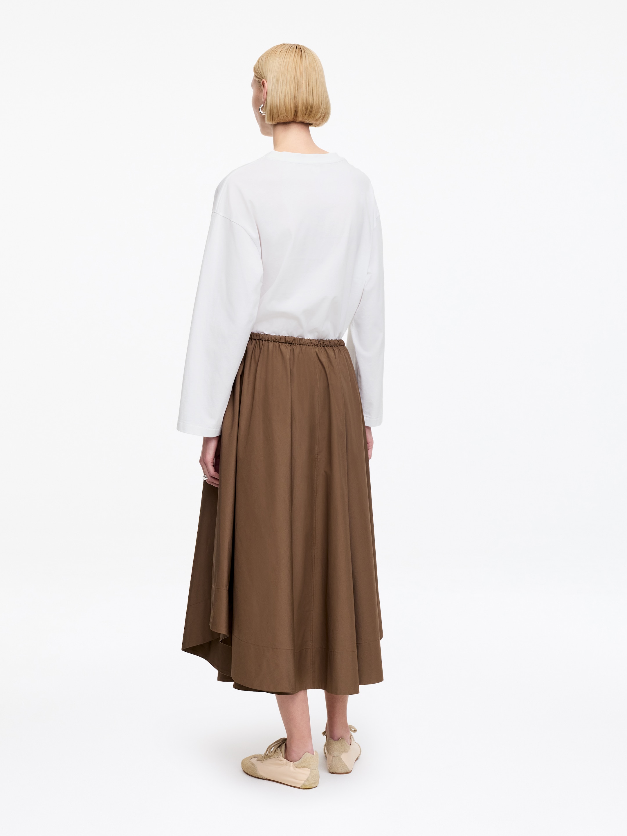 Luźny T-shirt z wycięciem w szpic - Biały - Luźny fason - Women - StillMedia/Lookbook - 3