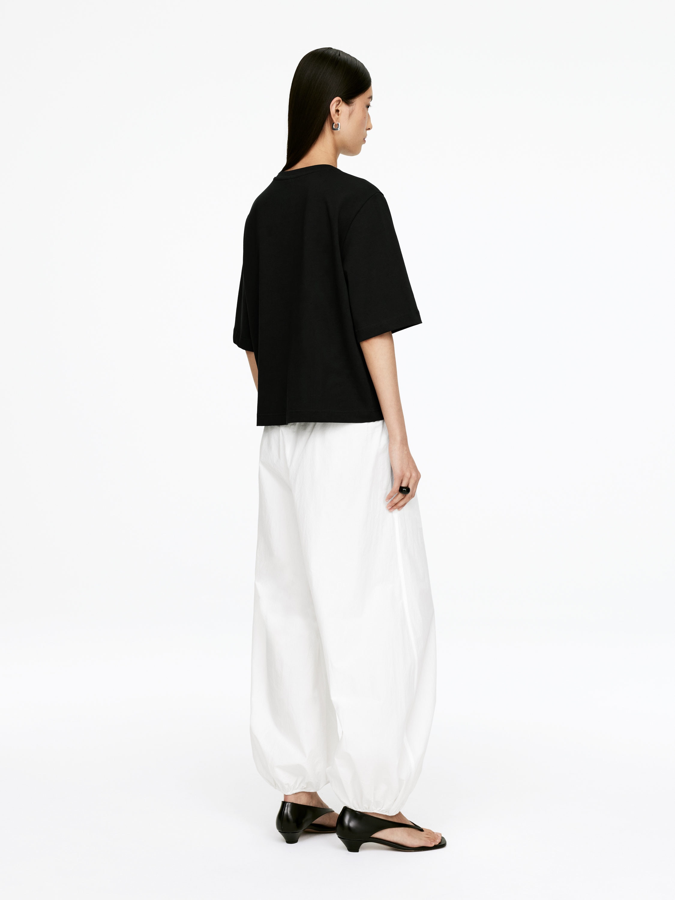 ALBA Boxy T-Shirt - Black - Loose fit - Women - StillMedia/Lookbook - 8