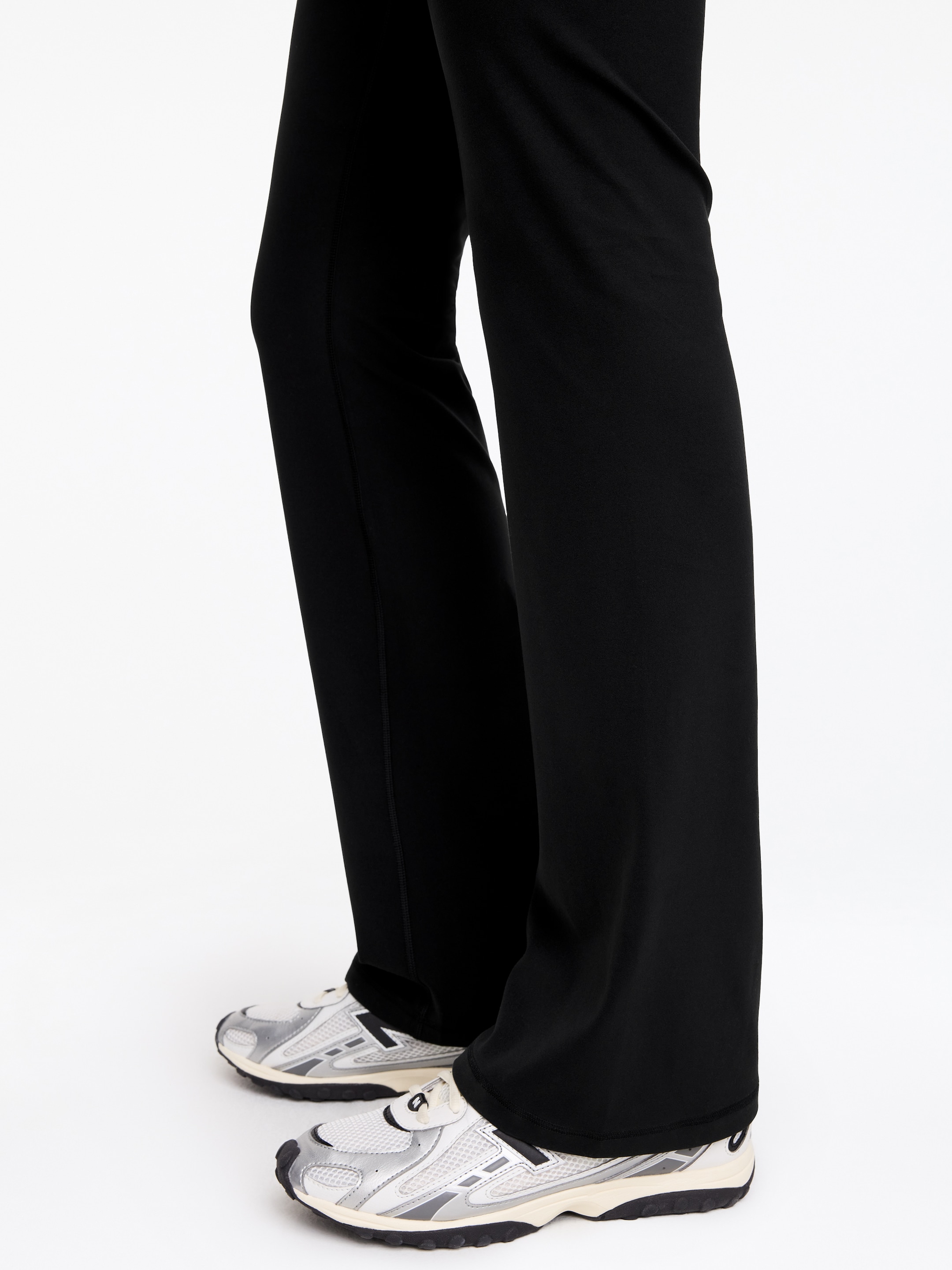 Flared Leggings - Black - Slim fit - Women - StillMedia/Lookbook - 11