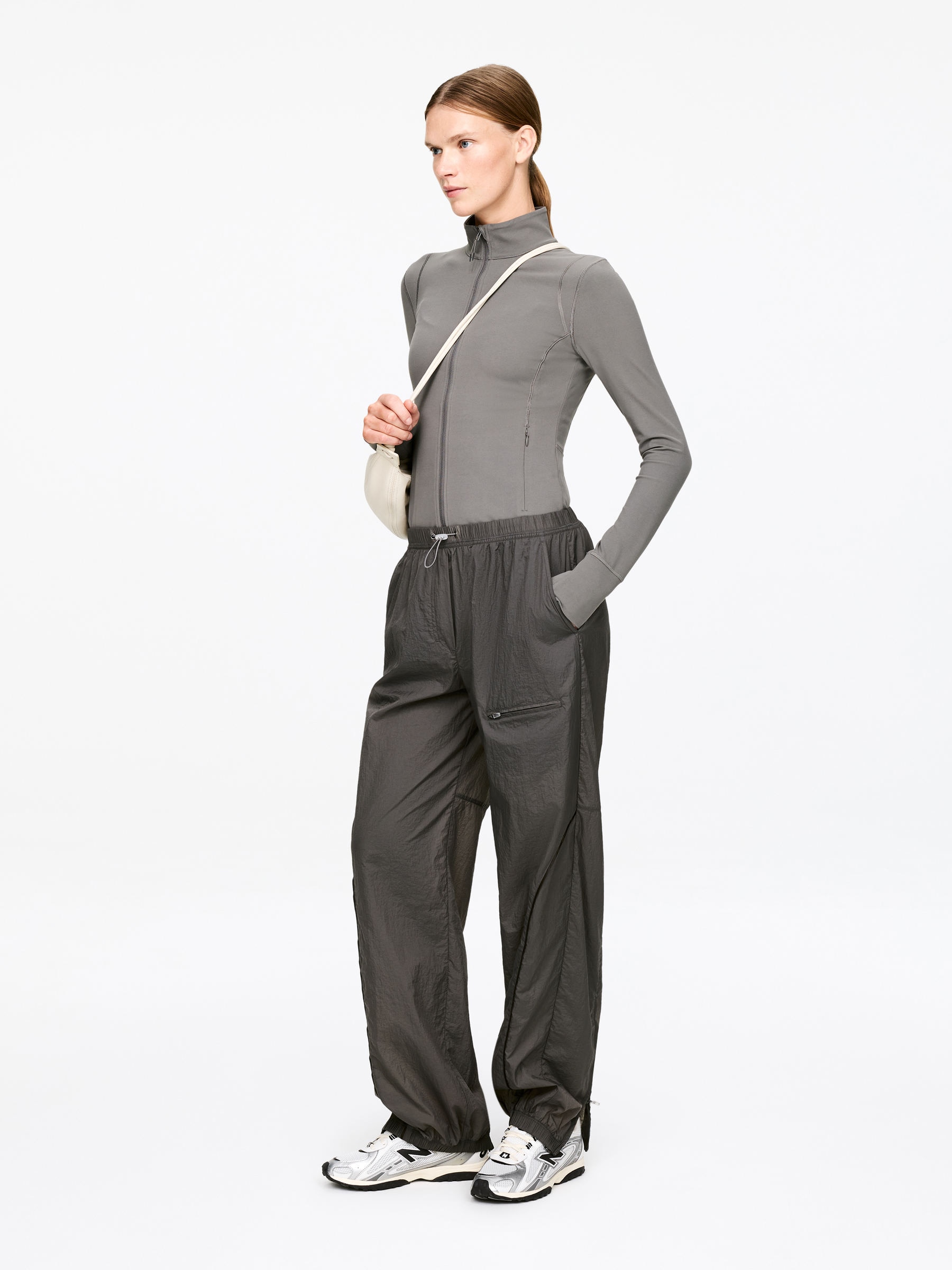 Pantalon en ripstop - Gris foncé - Oversized - Femme - StillMedia/Lookbook - 4