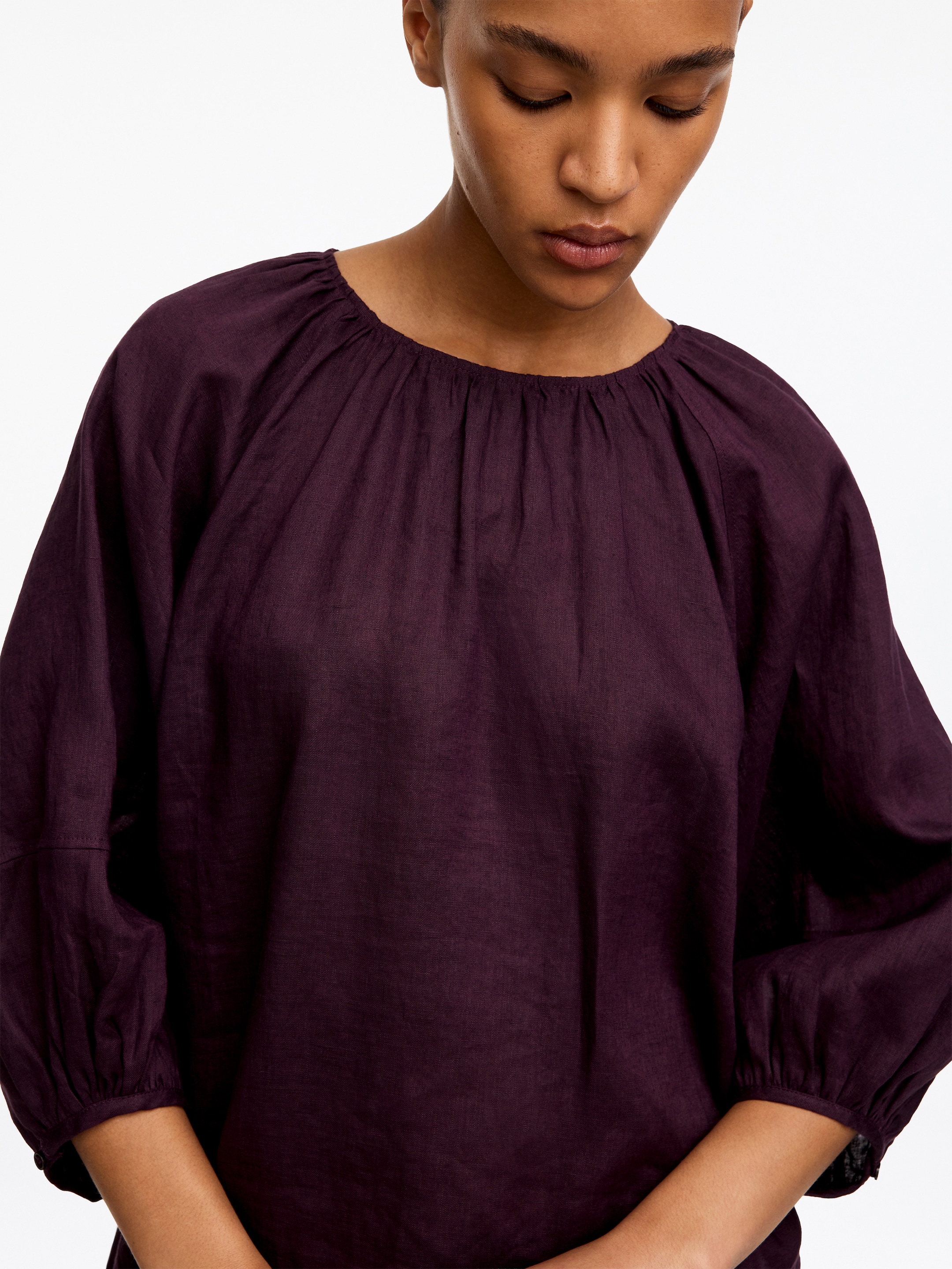 Draperad linneblus - Purple - Loose fit - Women - StillMedia/Lookbook - 2