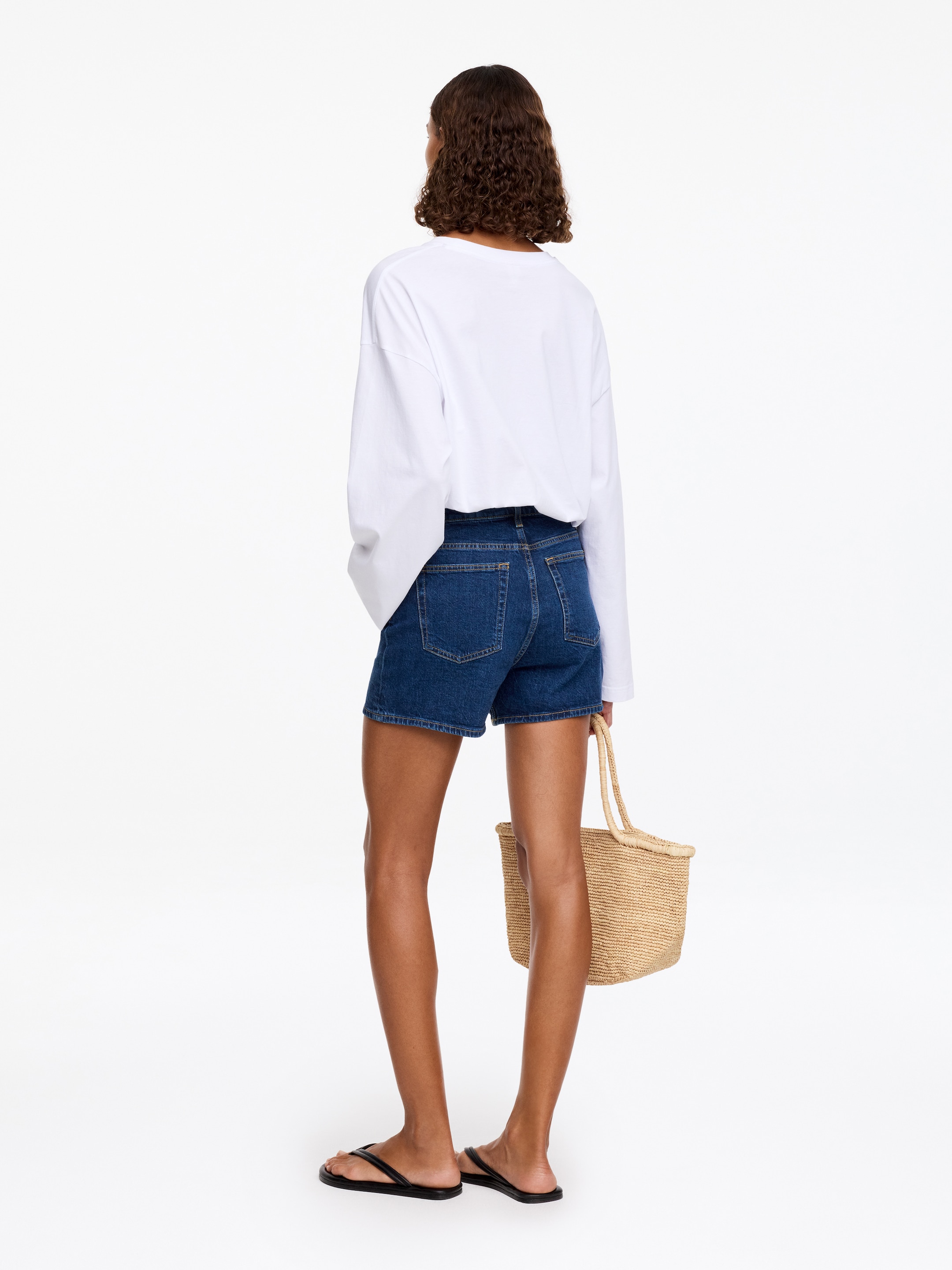 Pantalones cortos con bolsillo de parche LUPINE - Azul oscuro - Corte ajustado - Women - StillMedia/Lookbook - 9