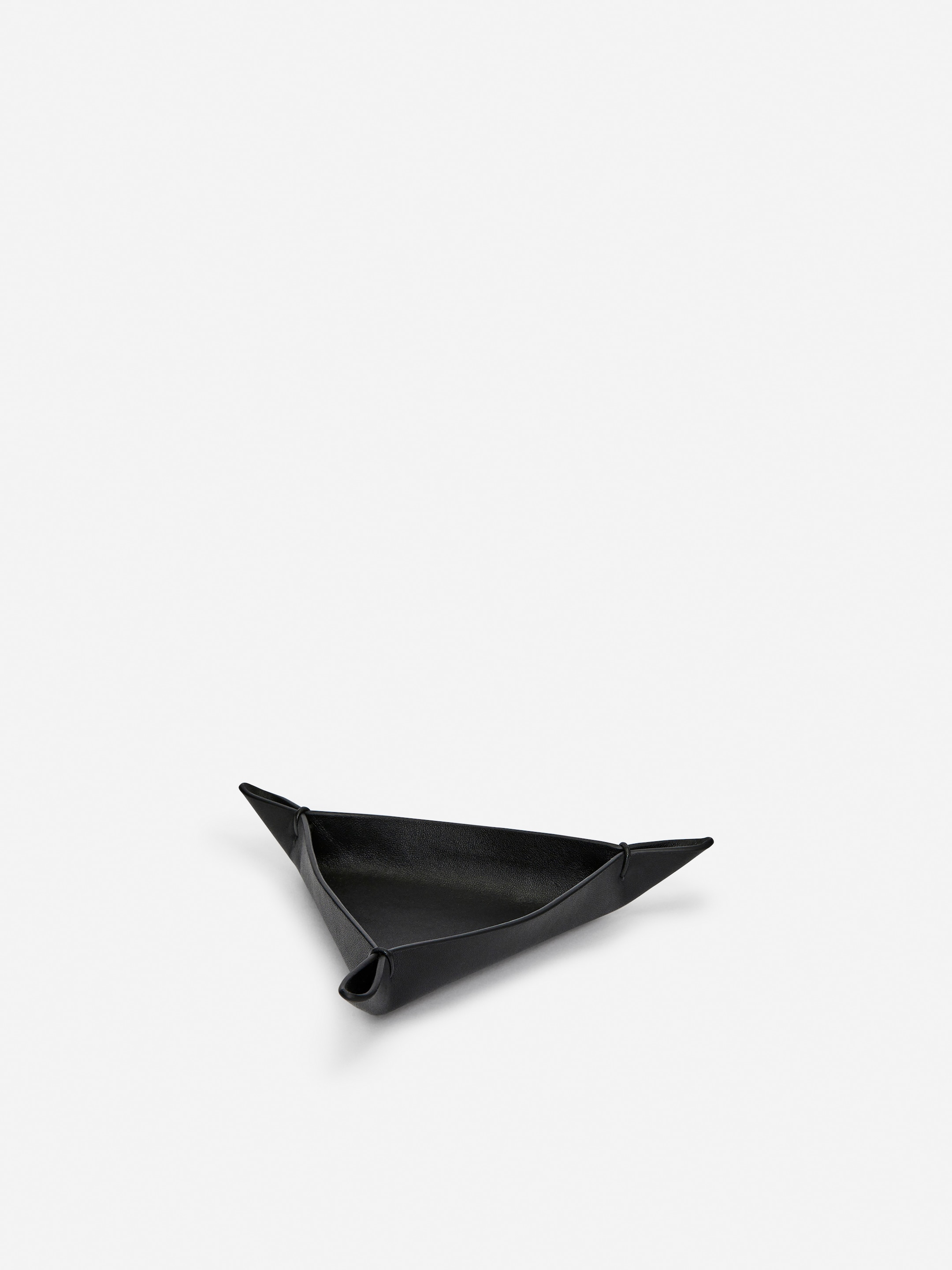 Zobrazit větší obrázek: Kožený podnos - Black - HOME | H&M CZ 1