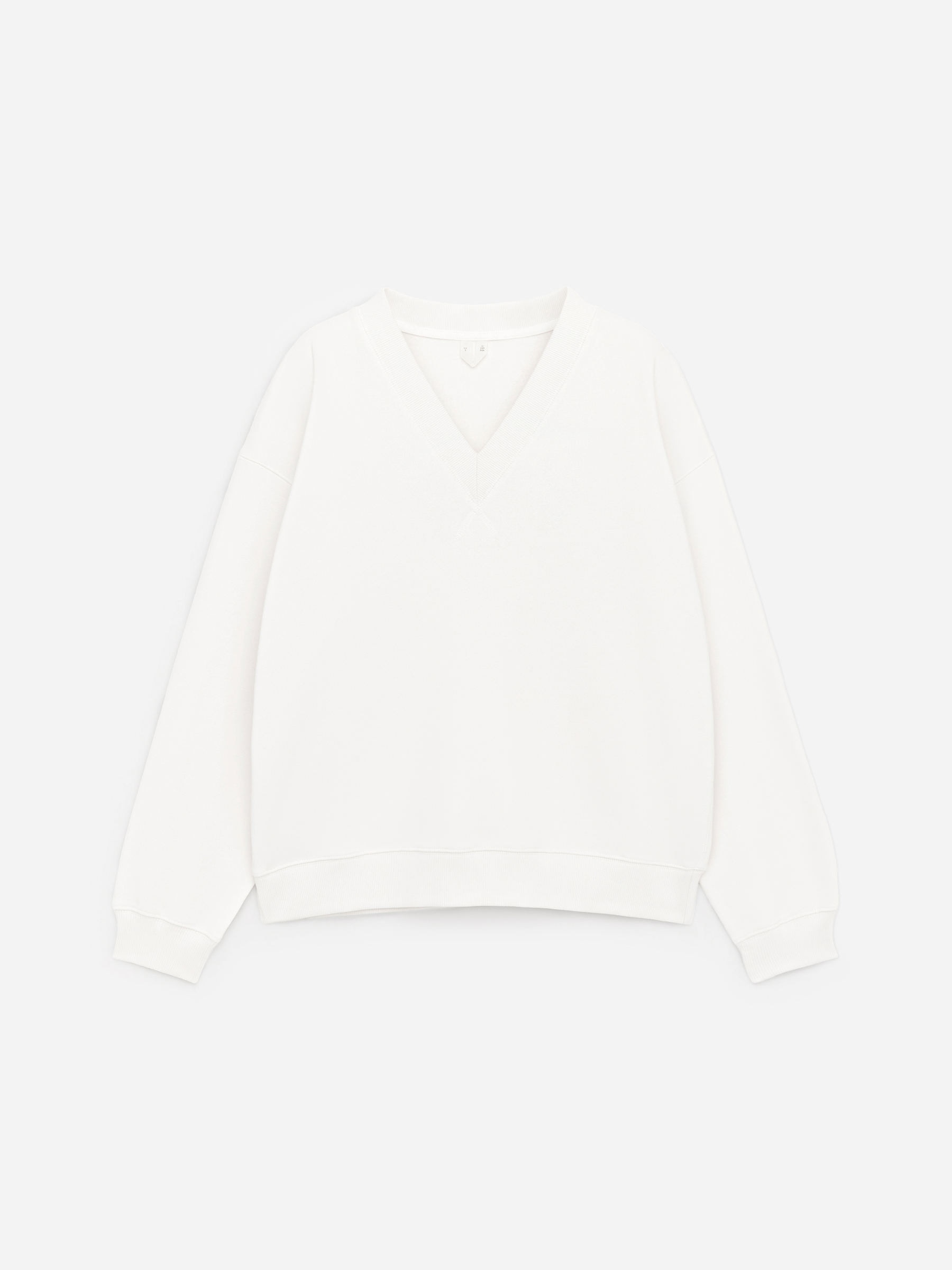 V-Neck Sweatshirt - Off White - Loose fit - Women - StillMedia/DescriptiveStillLife - 1