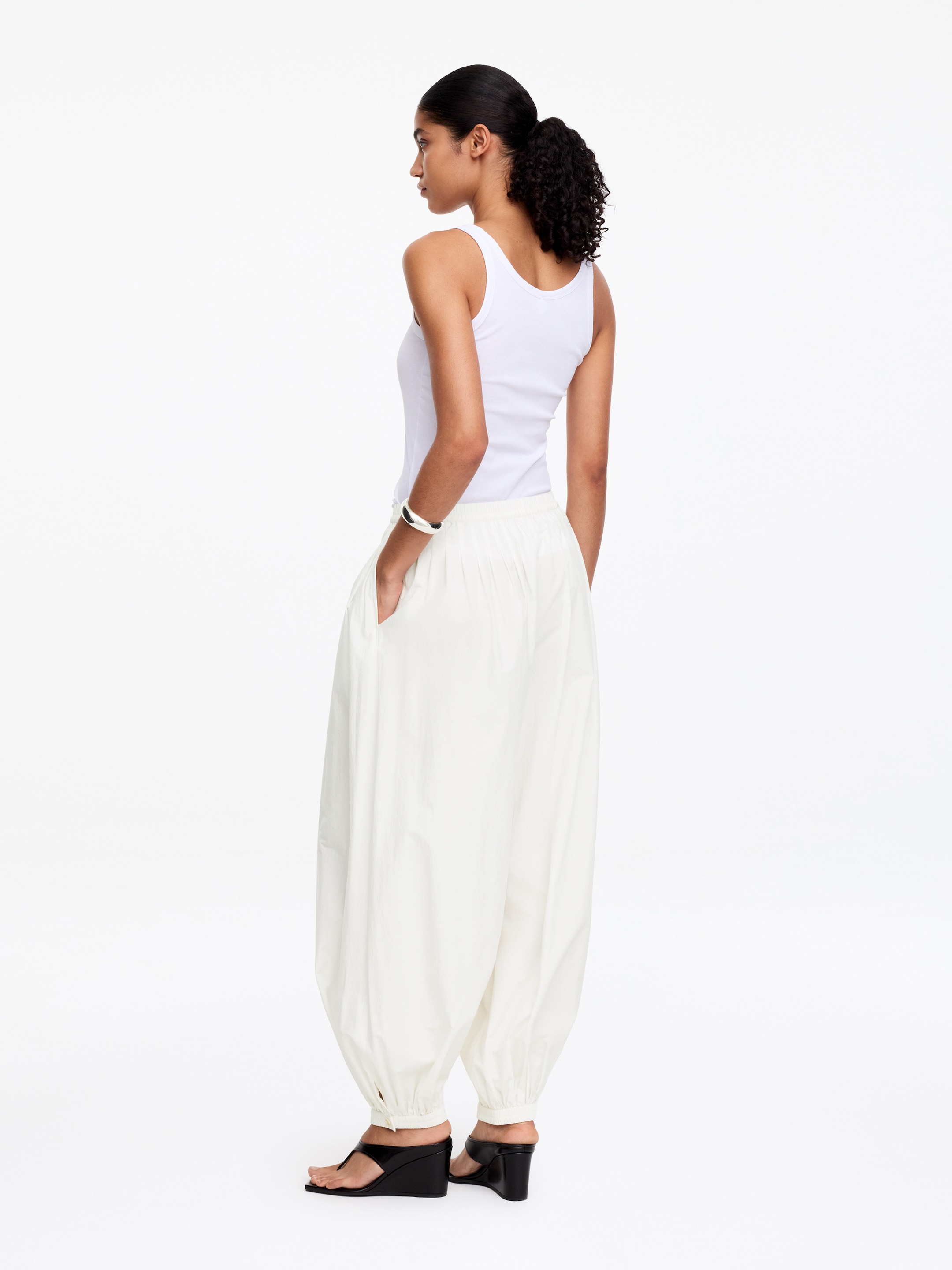 Balloon Cotton Trousers - White - Loose fit - Women - StillMedia/Lookbook - 6