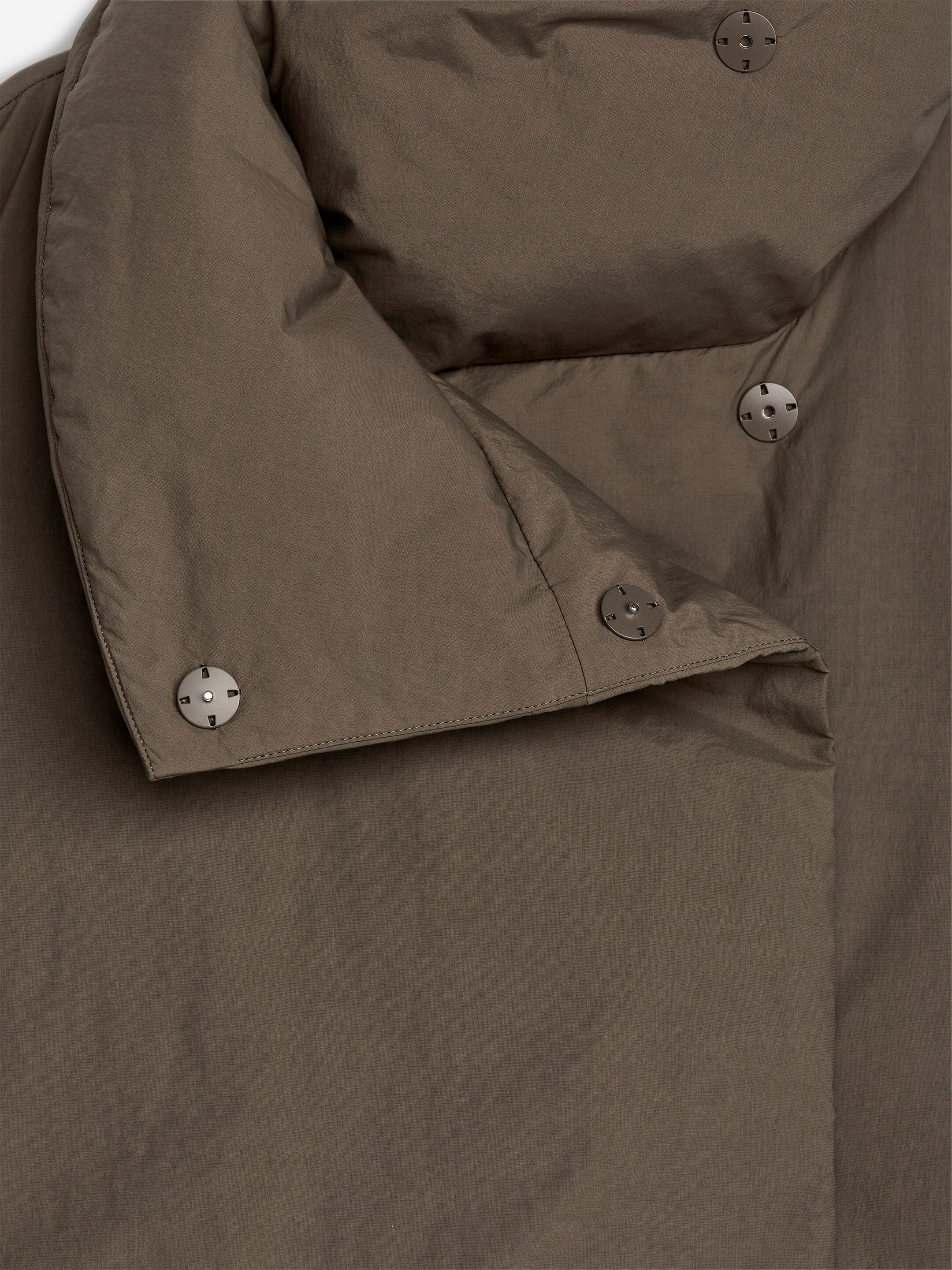 Zobraziť väčší obrázok: Recyklovaná páperová bunda s vysokým golierom - Dark Mole - ŽENY | H&M SK 4