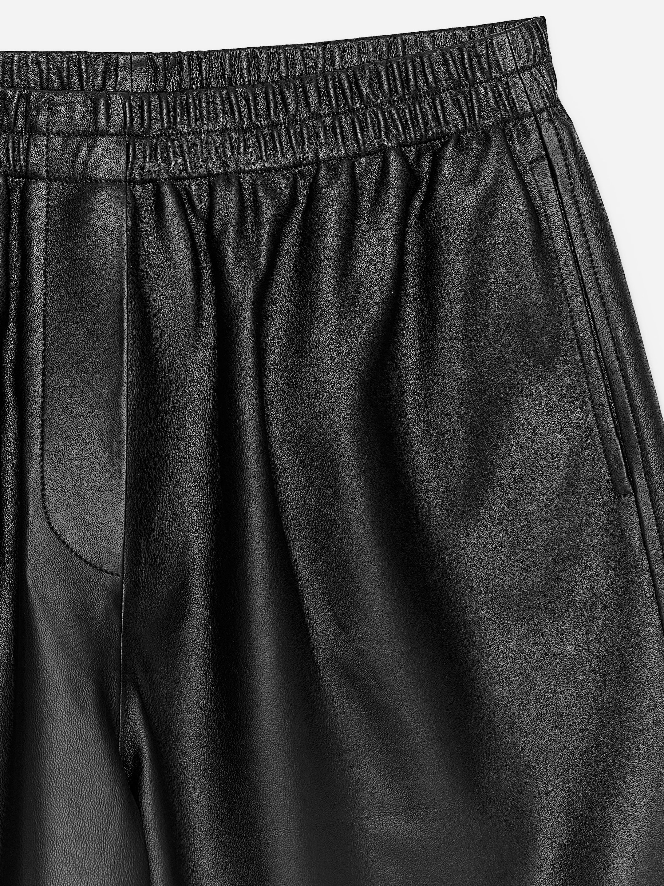 Leather Shorts - Black - Regular fit - Women - StillMedia/DescriptiveDetail - 2