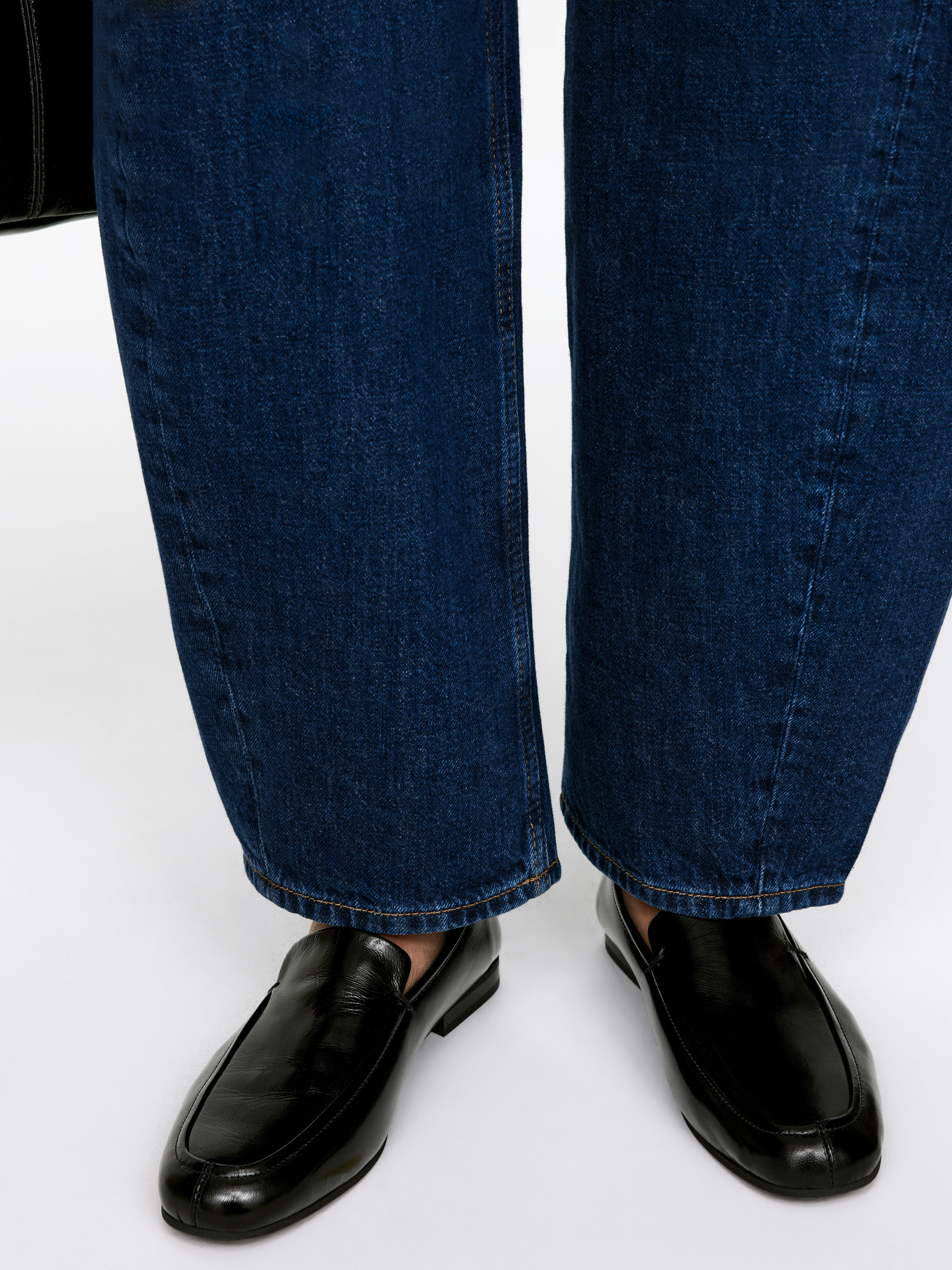 Lacquered Leather Loafers - Black - Women - StillMedia/Lookbook - 7