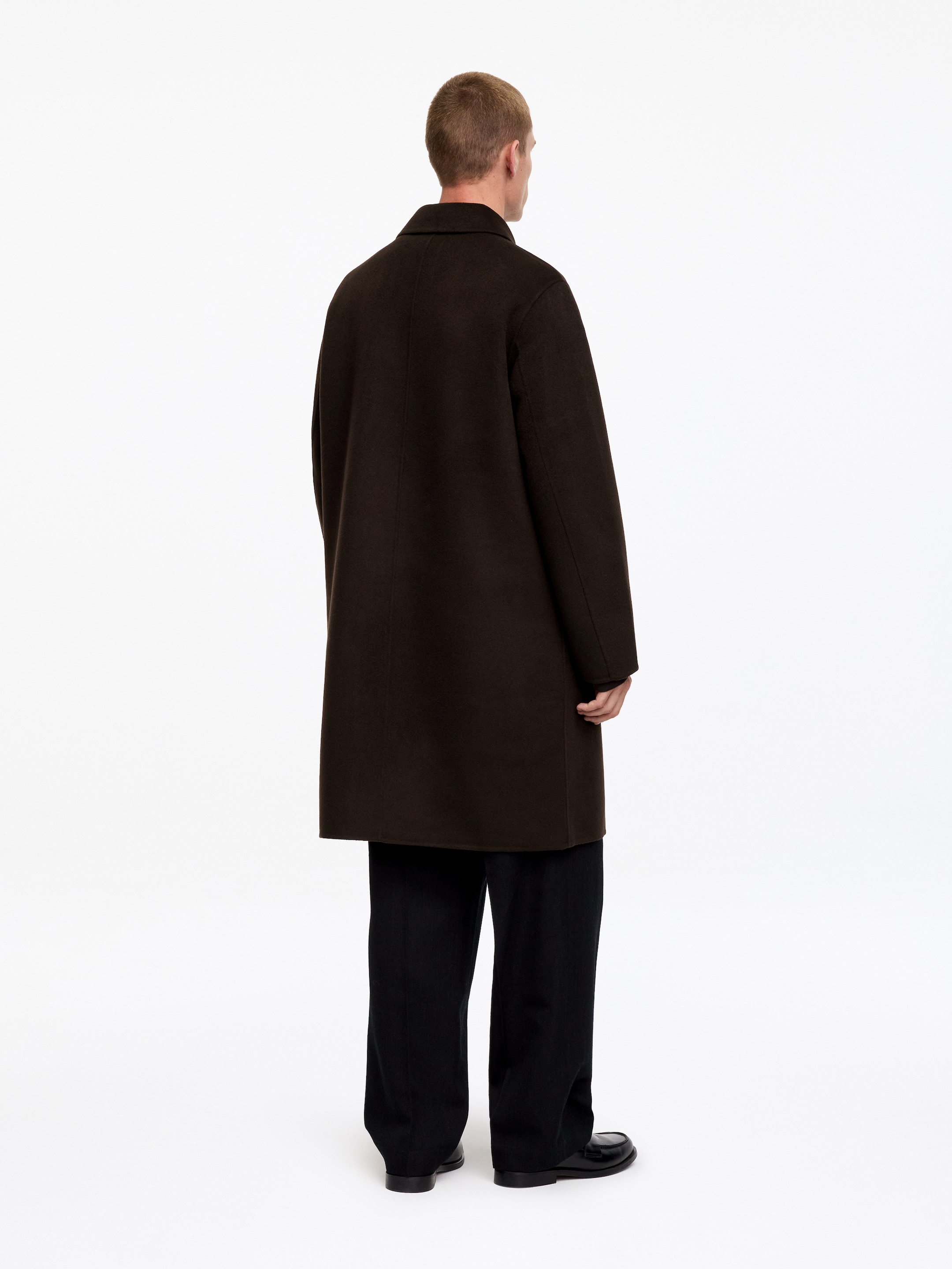 Doubleface-Mantel aus Wolle - Dunkelbraun - Relaxed Fit - men - StillMedia/Lookbook - 6