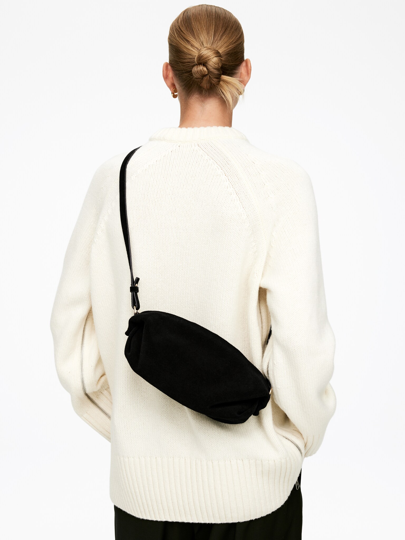 Zamszowa torba crossbody - Czarny - 5