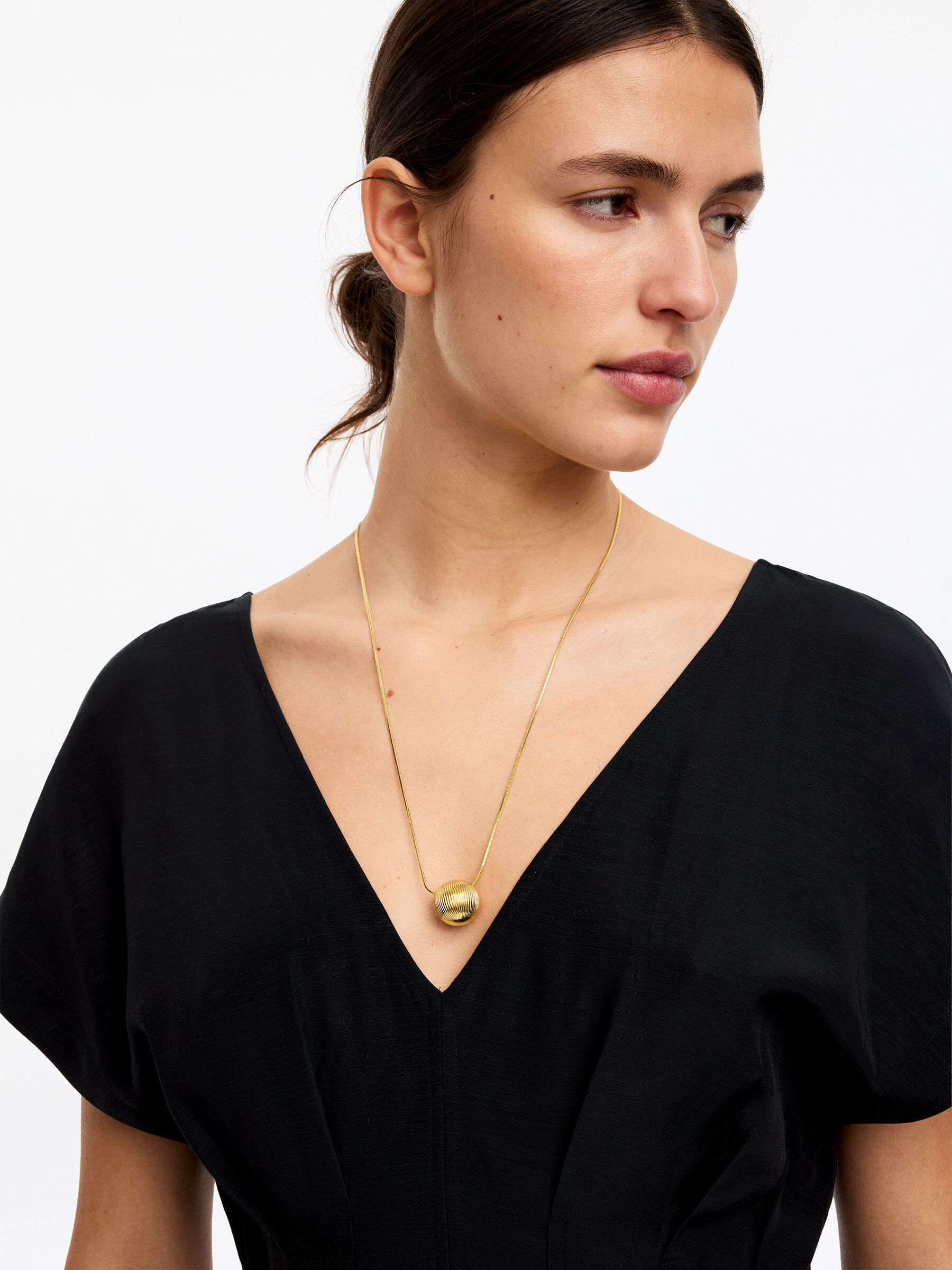 Pendant necklace - Gold shade - Women - StillMedia/Lookbook - 4