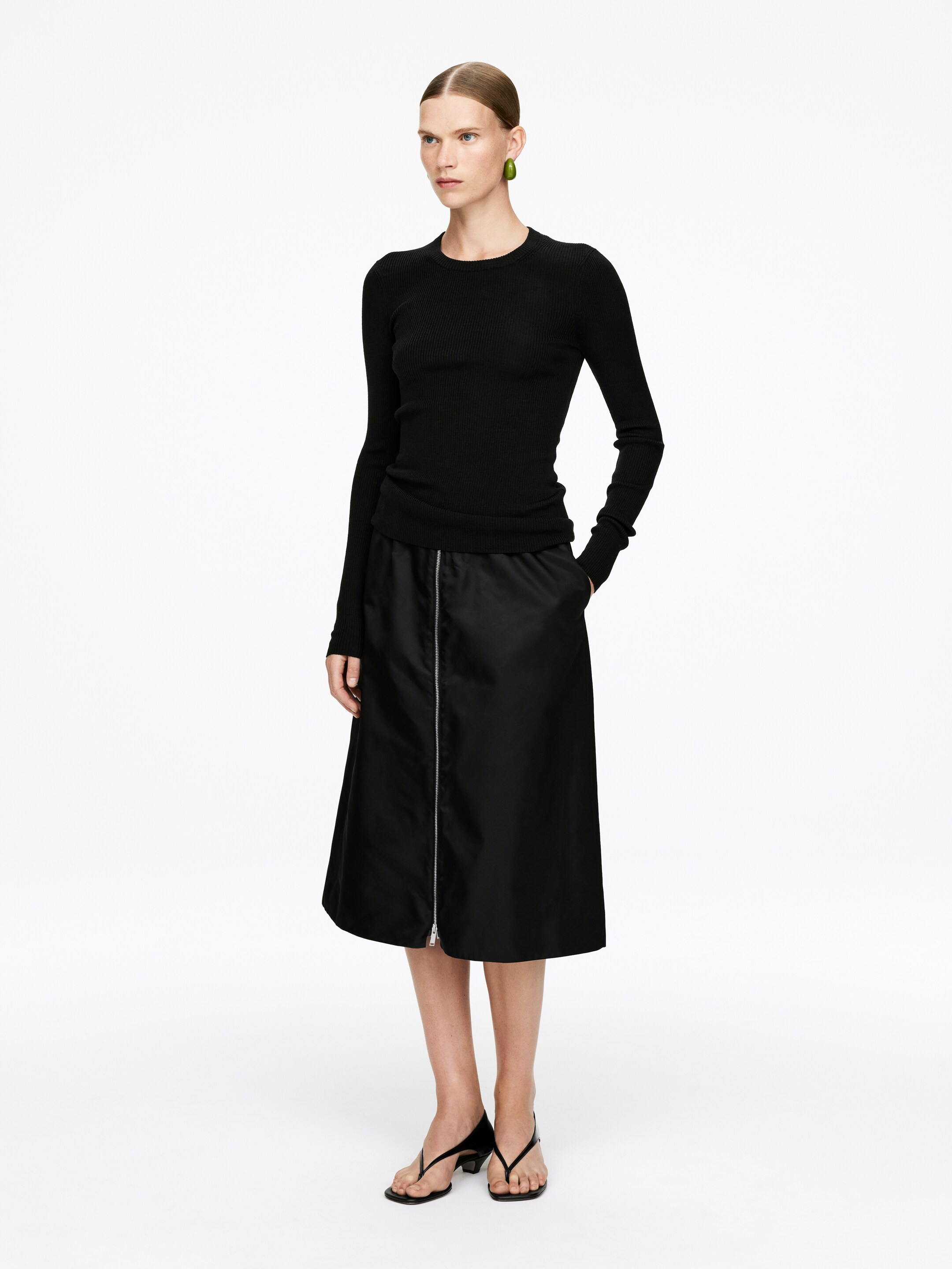 Se større billede: Ribstrikket merinotop - Sort - DAME | H&M DK 2