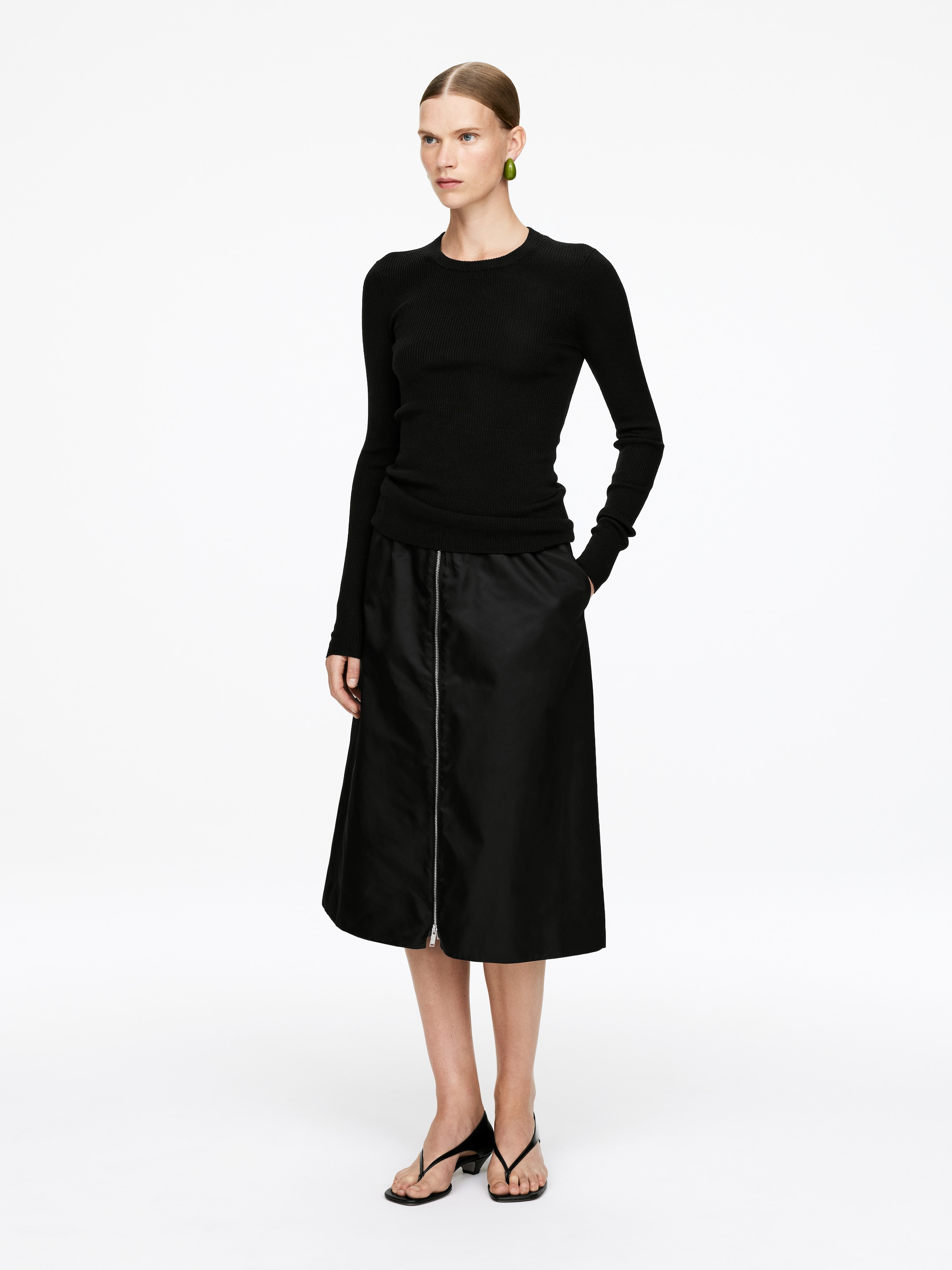 Se større billede: Ribstrikket merinotop - Sort - DAME | H&M DK 2