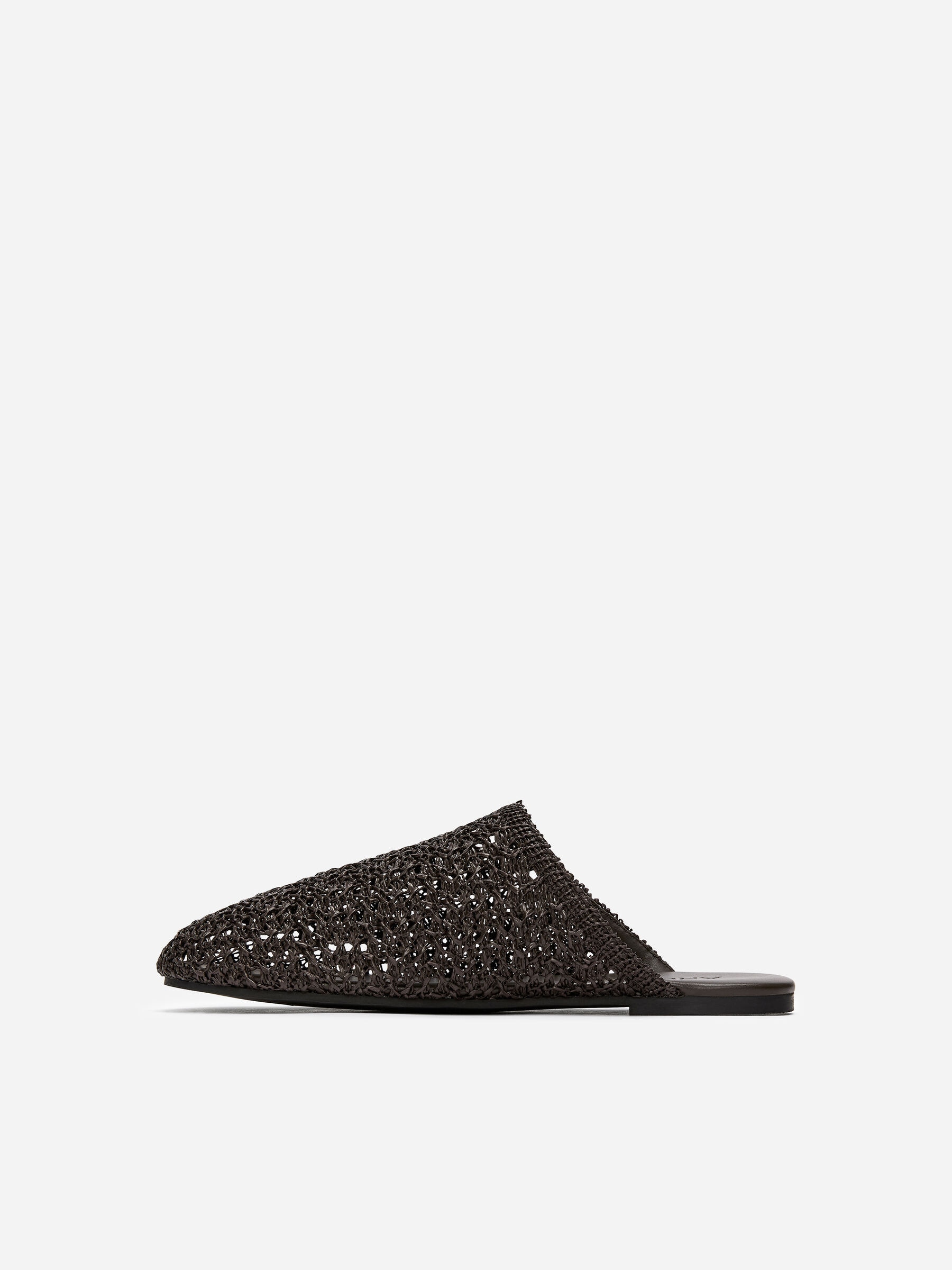 Crocheted Slippers - Brown - Women - StillMedia/DescriptiveStillLife - 3