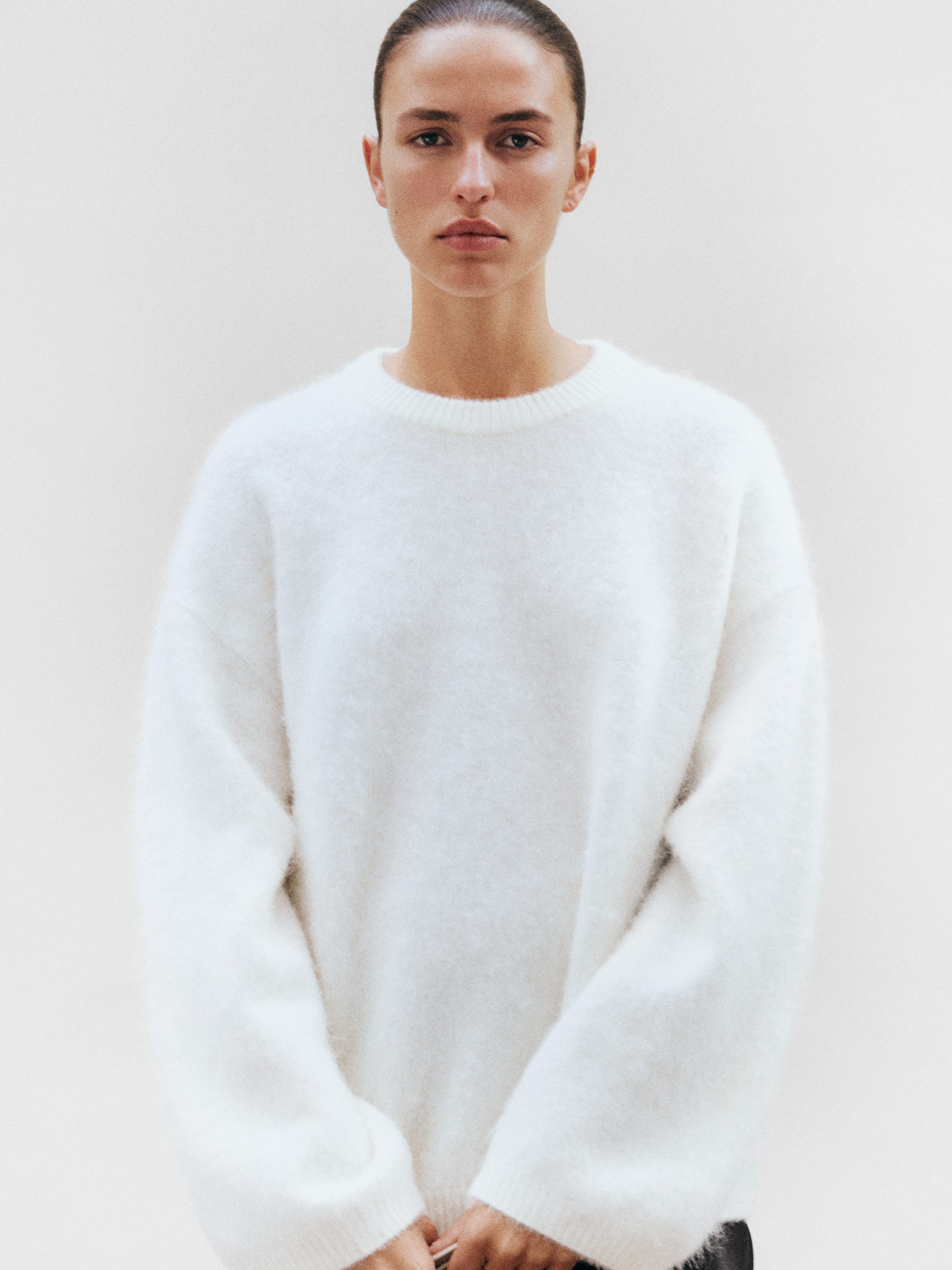 Alpaca-Wool Blend Jumper - Off White - Oversized - Women - StillMedia/Environmental - 1