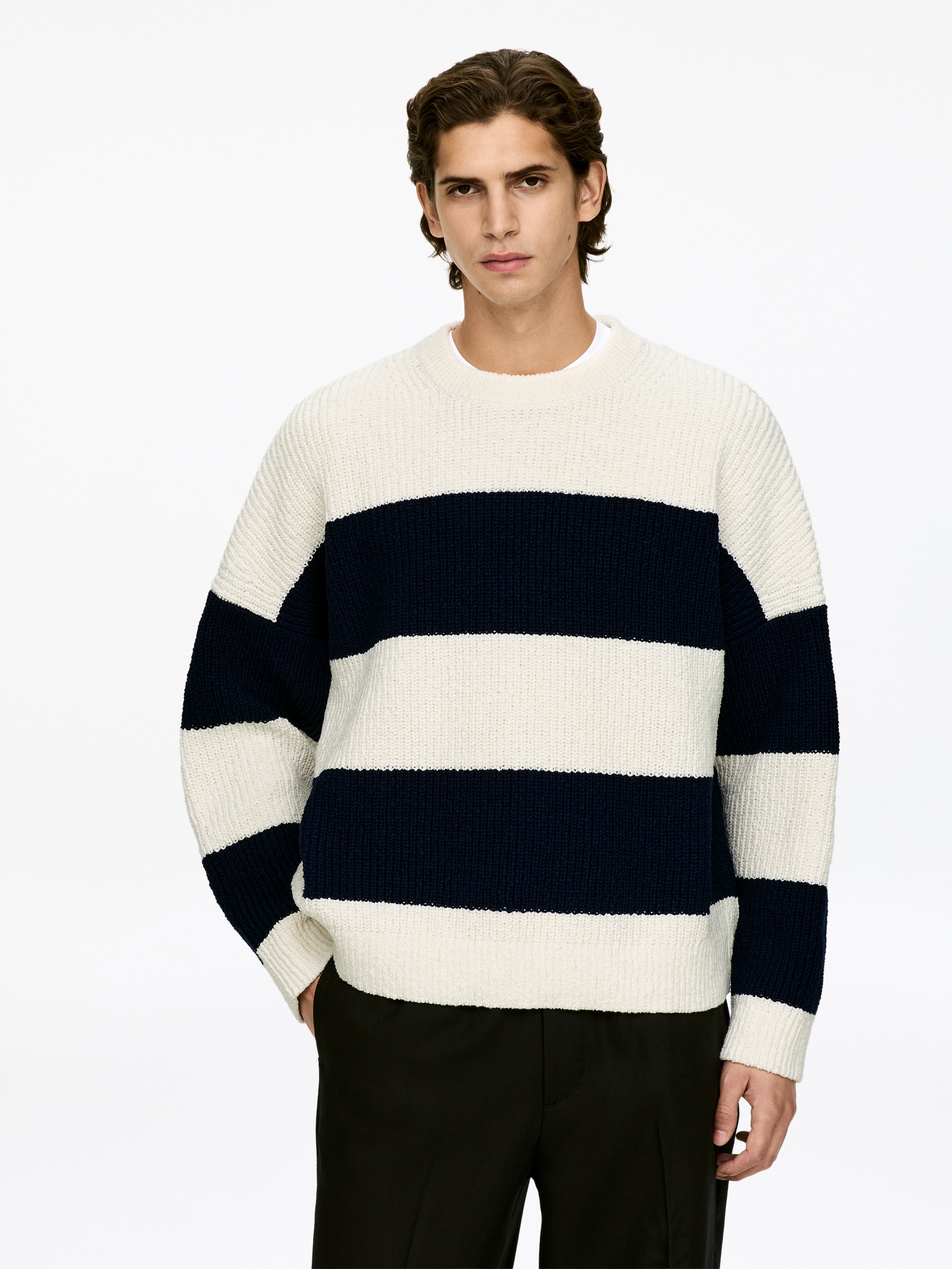 Bomullsbouclé-genser - Off white/mørkeblå