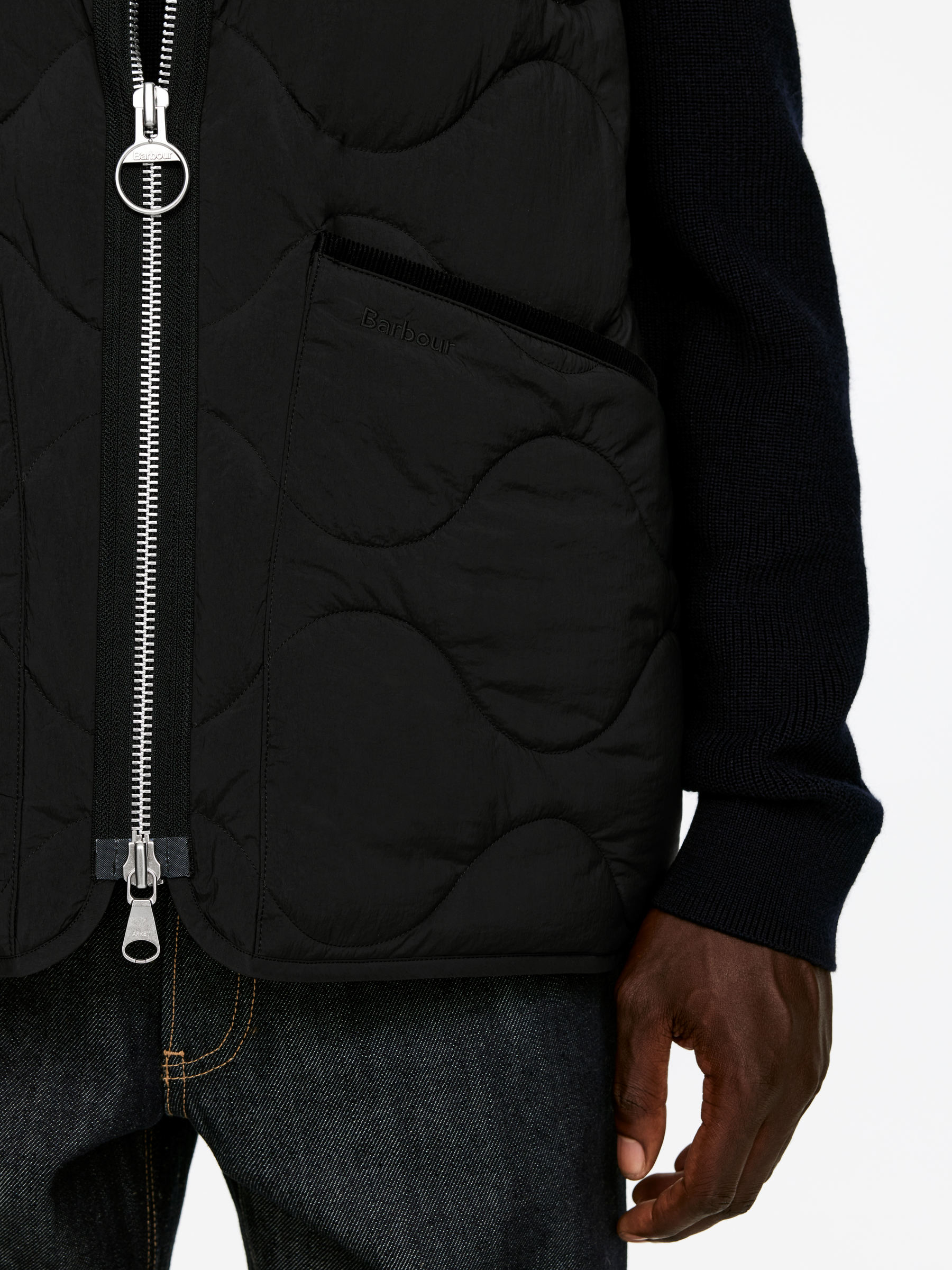 ARKET und Barbour Steppweste - Schwarz - Regular Fit - Herren - StillMedia/Lookbook - 8