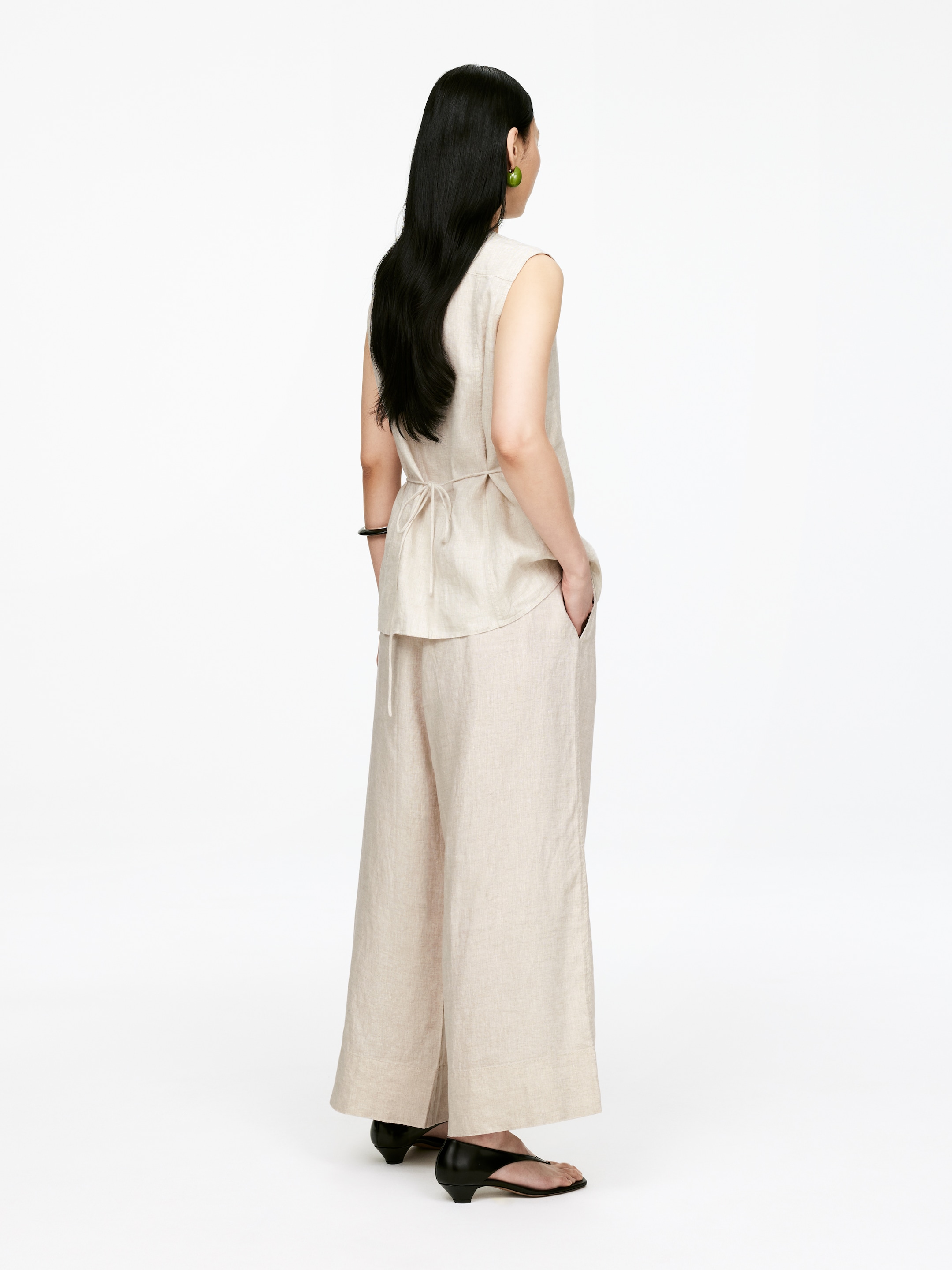 Größeres Bild anzeigen: Cropped-Leinenhose - Beige - Ladies | H&M AT 3
