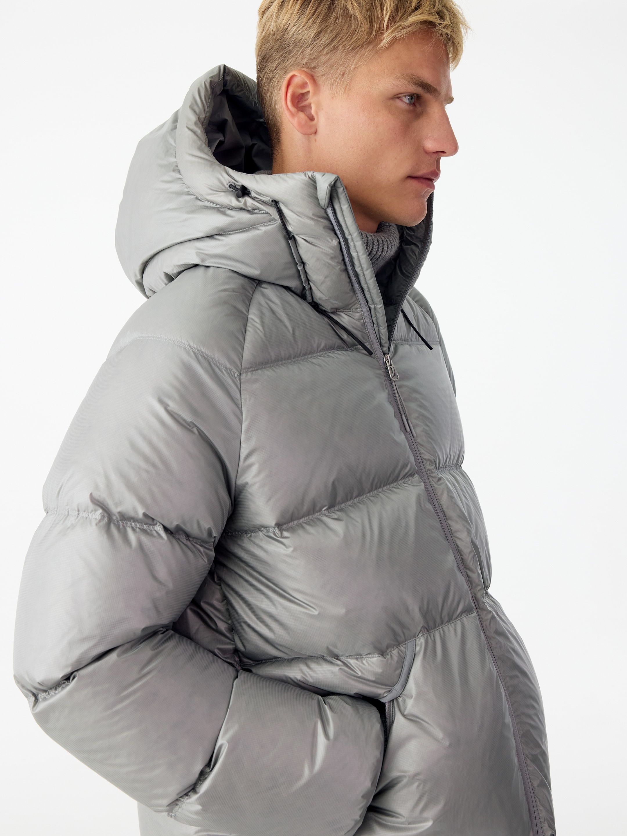 ARKET ACTIVE Hooded Re:Down Puffer - Light Grey - Regular fit - men - StillMedia/Lookbook - 6