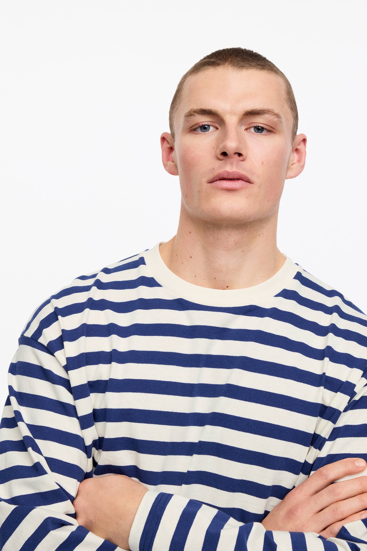 T-shirt a maniche lunghe con taglio rilassato - Blu/Bianco/Bianco sporco/Blu/Rosso - 8