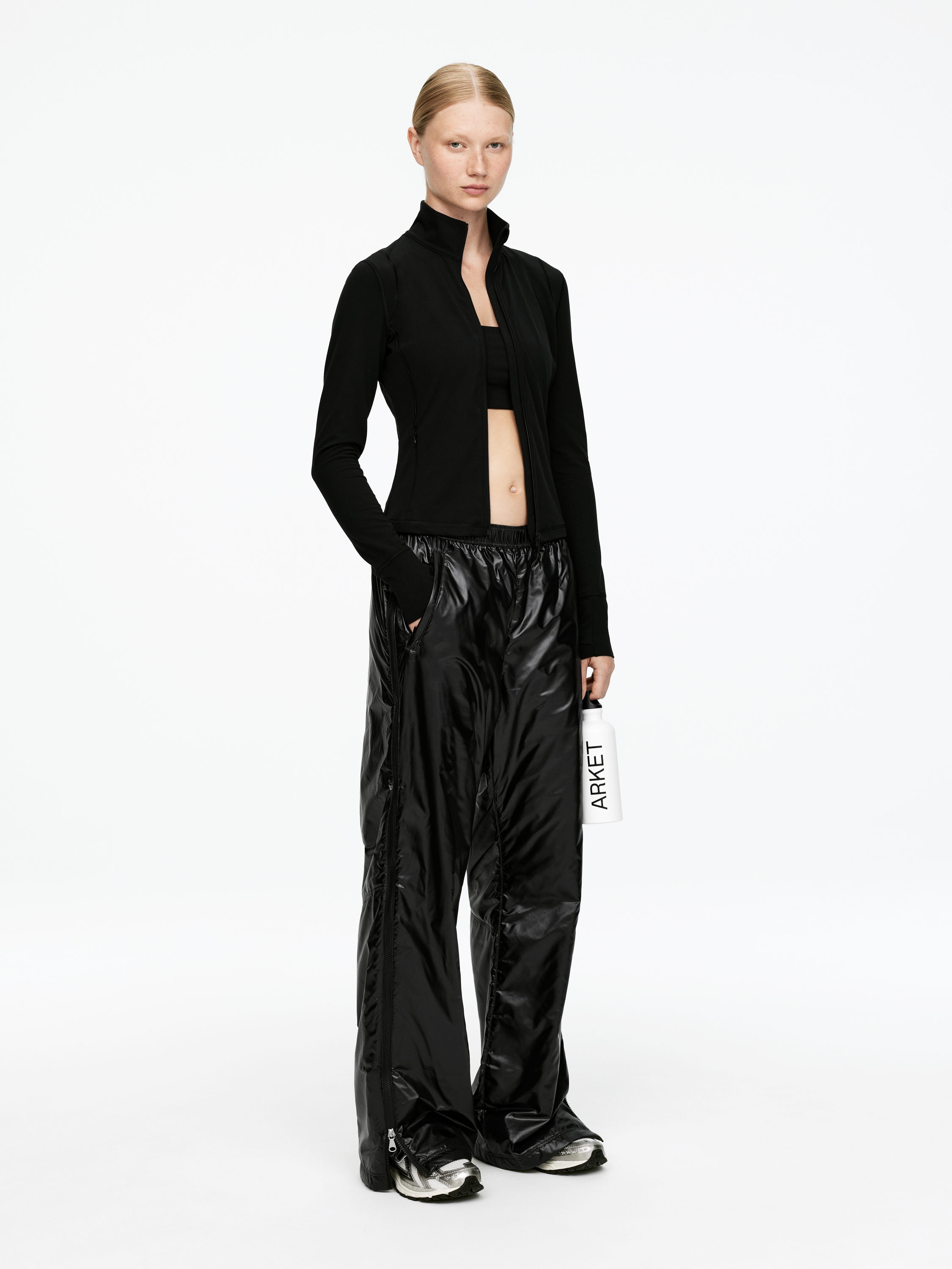 Soft Stretch Zip Jacket - Black - Slim fit - Women - StillMedia/Lookbook - 5