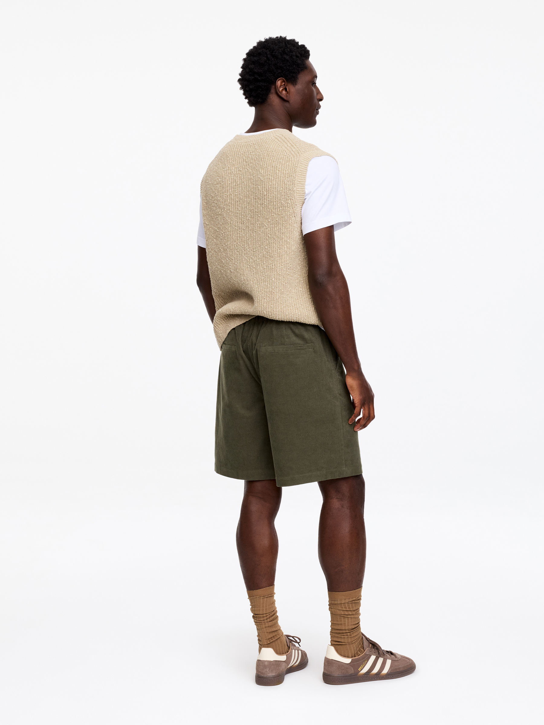 Corduroy Shorts - Green - Relaxed fit - Men - StillMedia/Lookbook - 5
