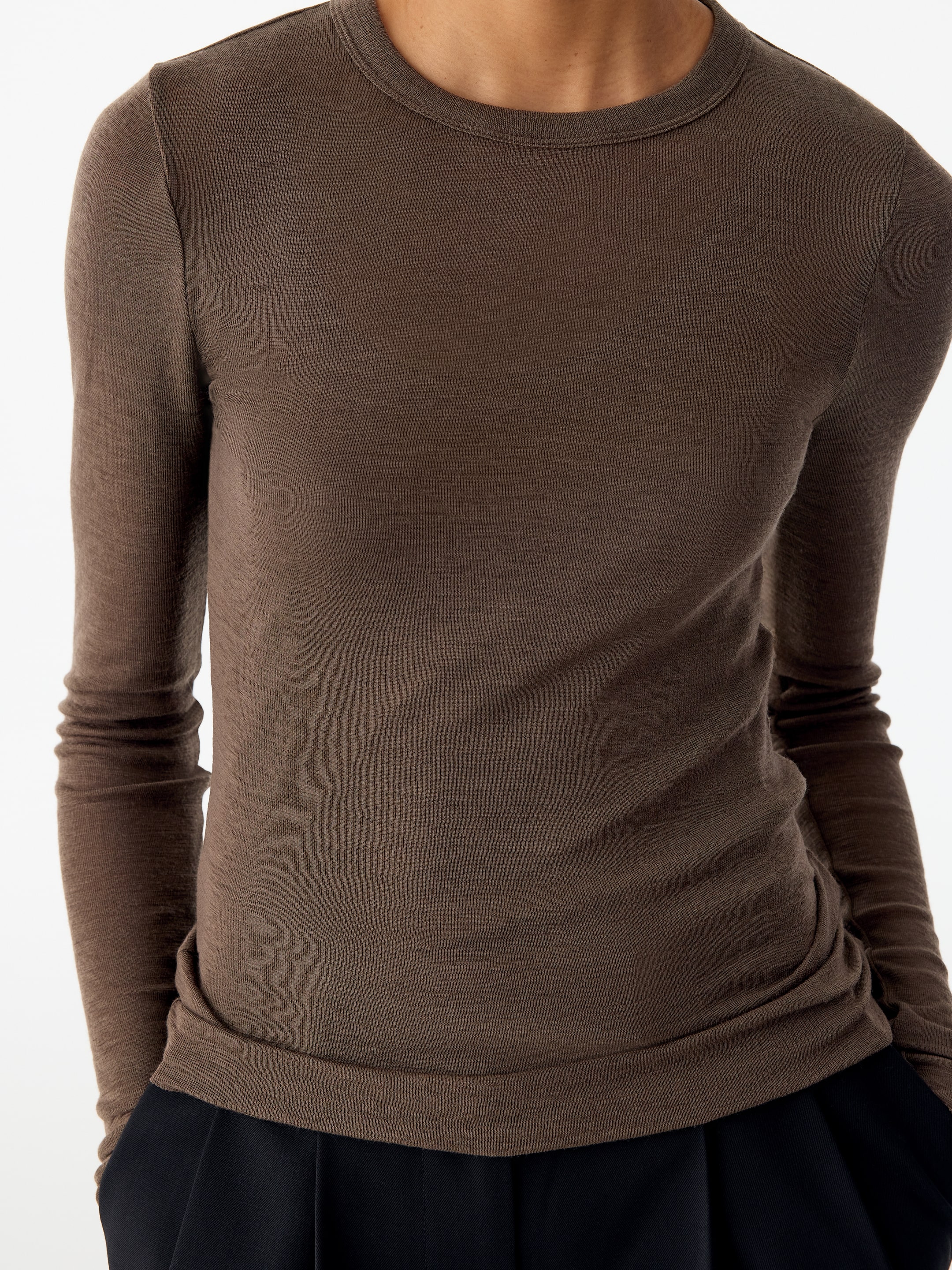 Langärmliges Oberteil aus Merinowolle - Graubraun - Slim Fit - women - StillMedia/Lookbook - 5