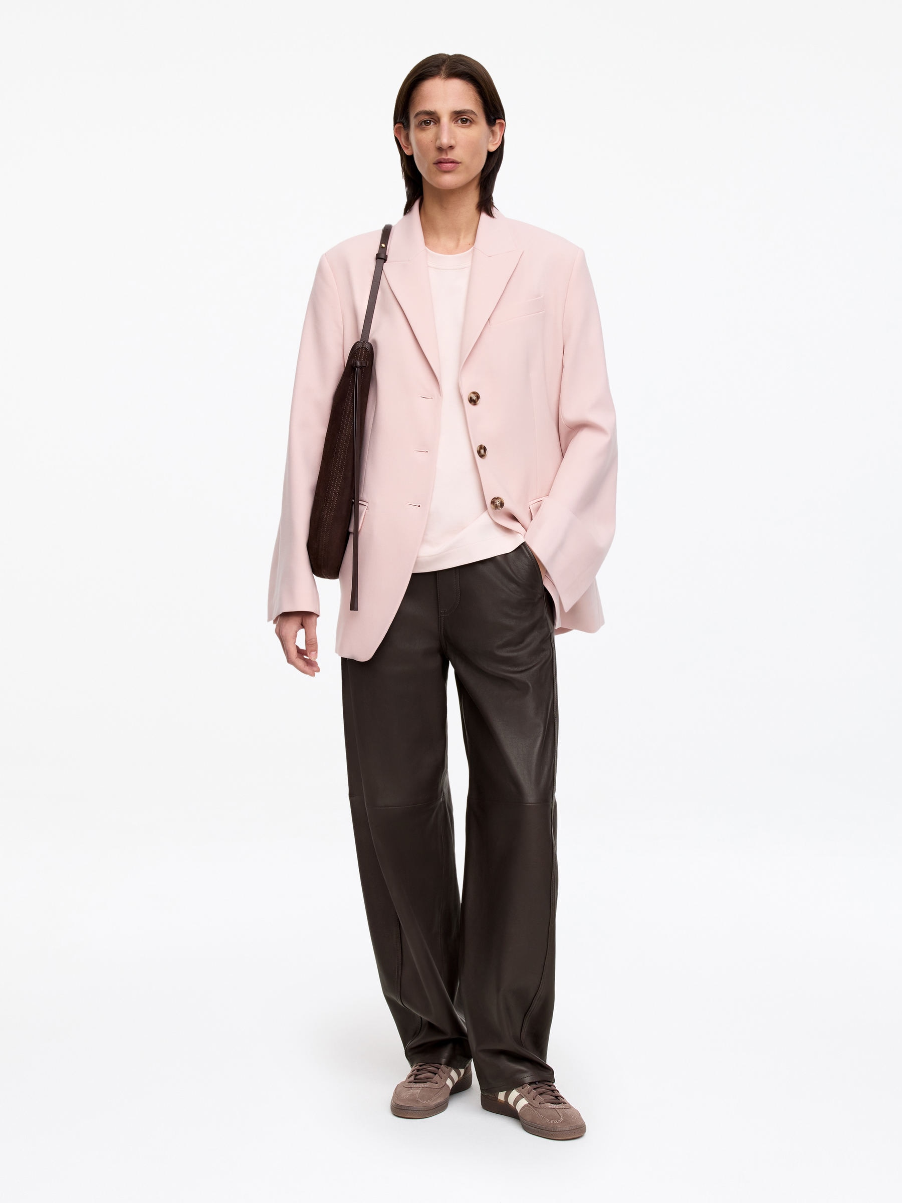 Pantalon en cuir jambes barrel - Marron foncé - Relaxed fit - Femme - StillMedia/Lookbook - 7