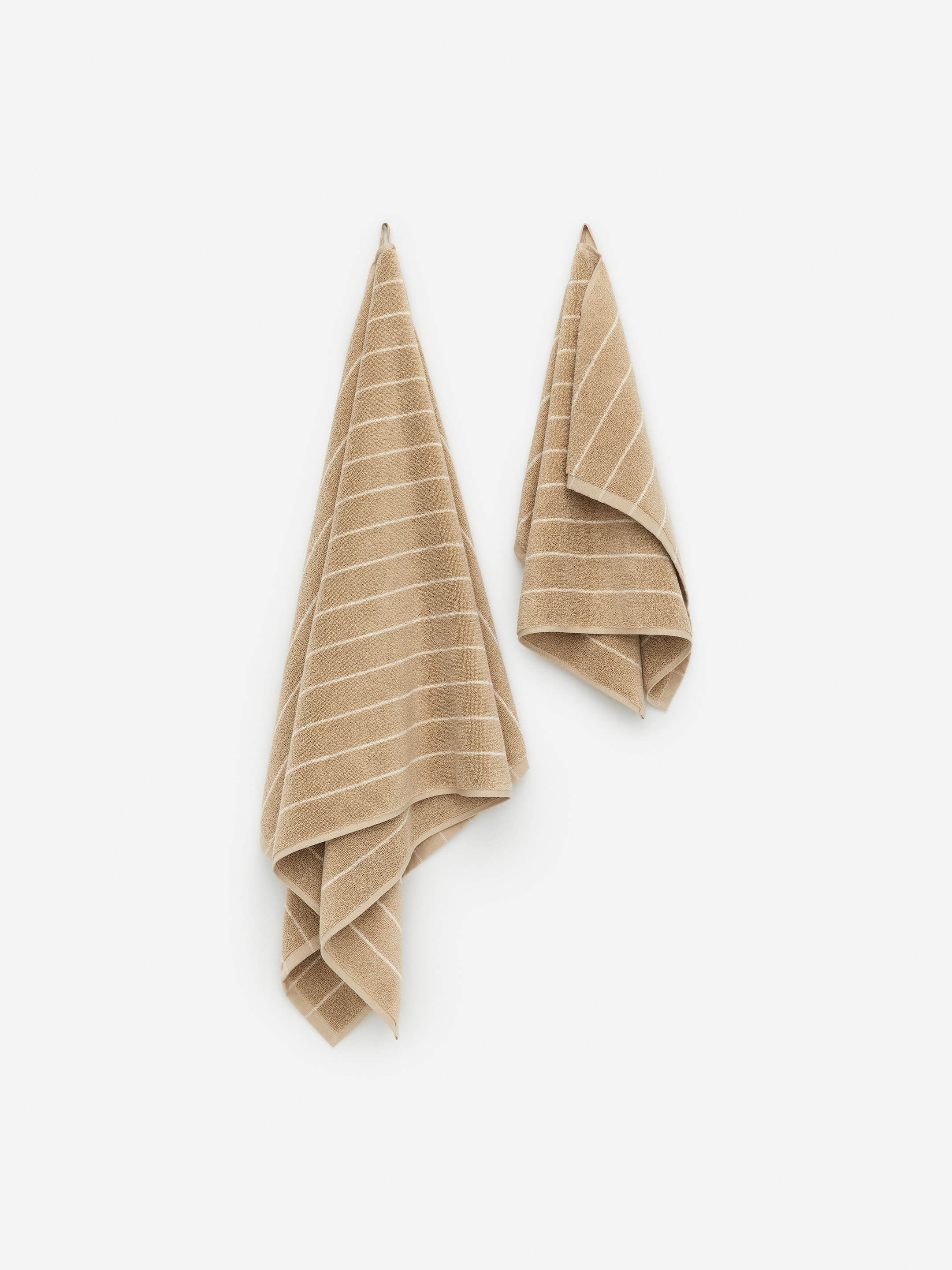 Ingrandisci l'immagine: Bath Towel 70 x 140 cm - Beige/White - HOME | H&M CH 2