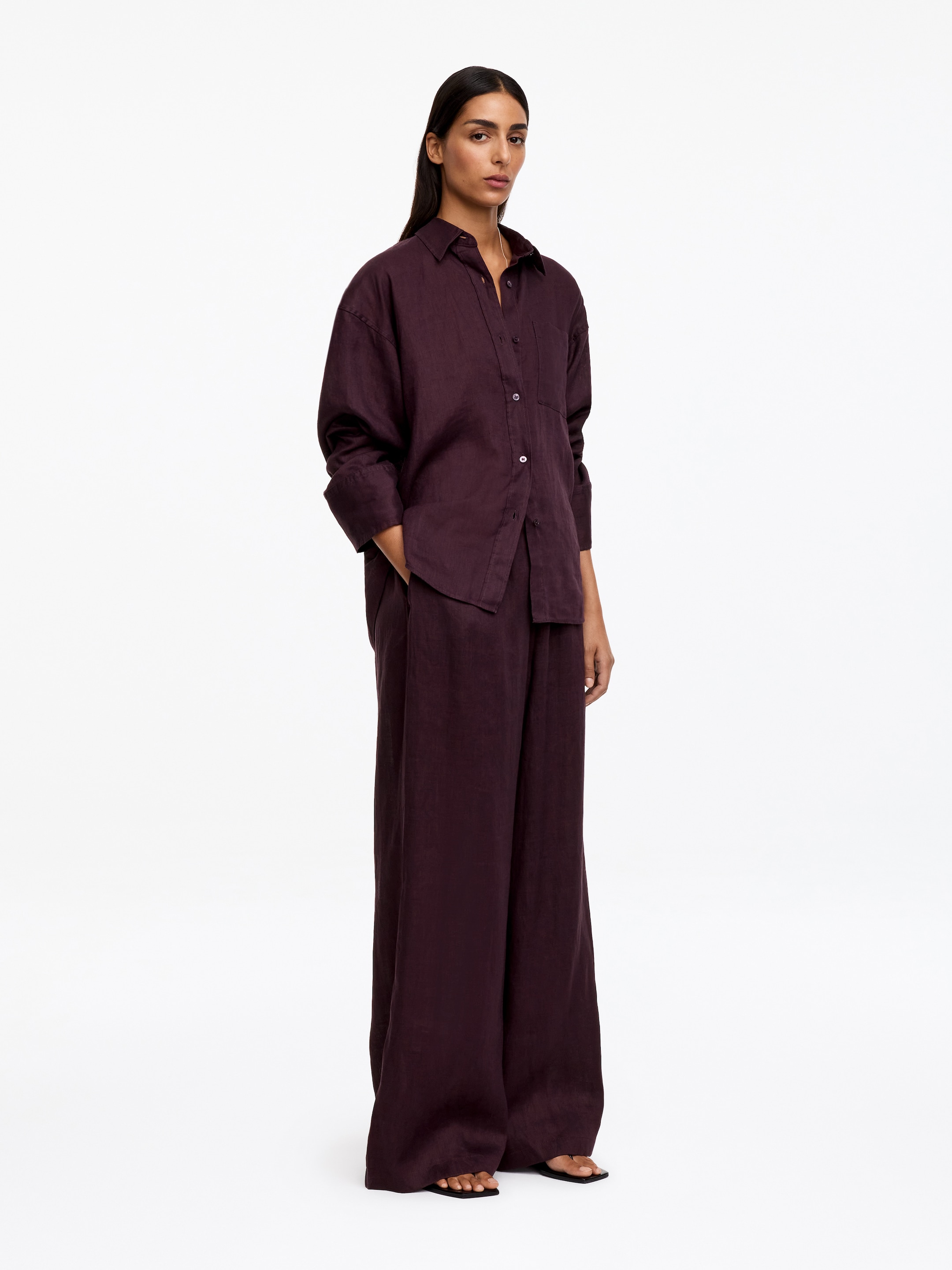 Wide Linen Trousers - Purple - Loose fit - Women - StillMedia/Lookbook - 2