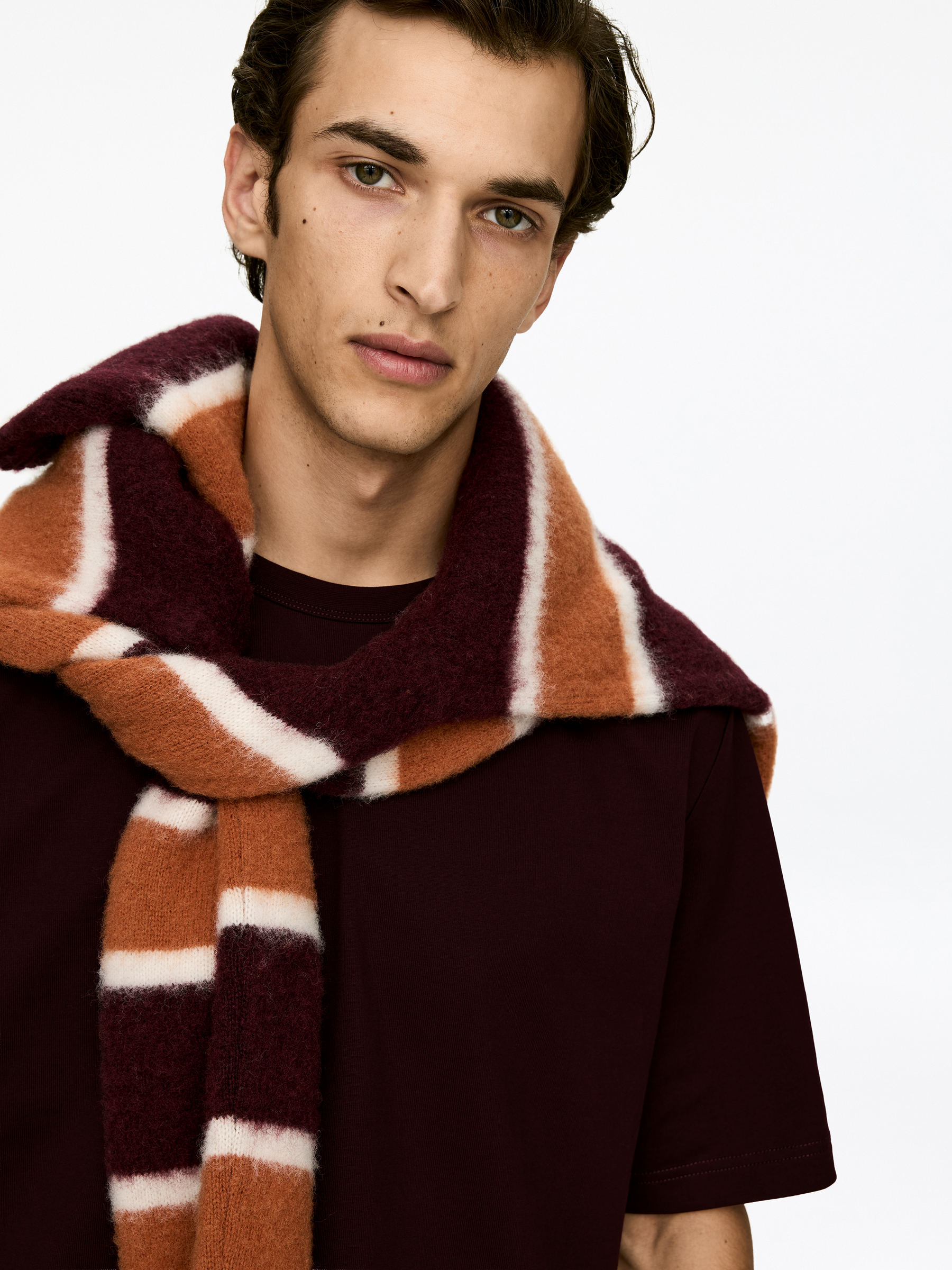 270 GSM Oversized T-Shirt - Burgundy - Relaxed fit - Men - StillMedia/Lookbook - 2