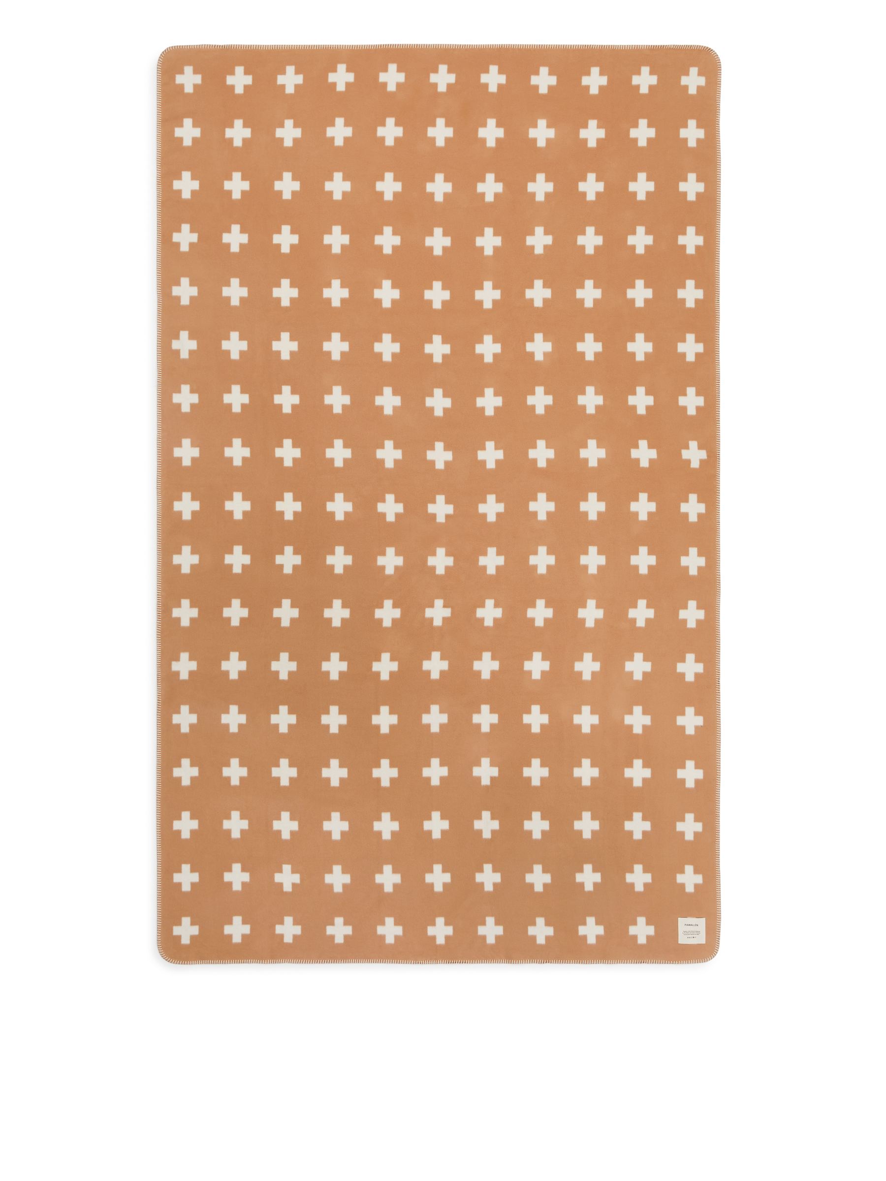 Pia Wallén Cross Blanket - Beige/White - Homeware - StillMedia/DescriptiveStillLife - 2