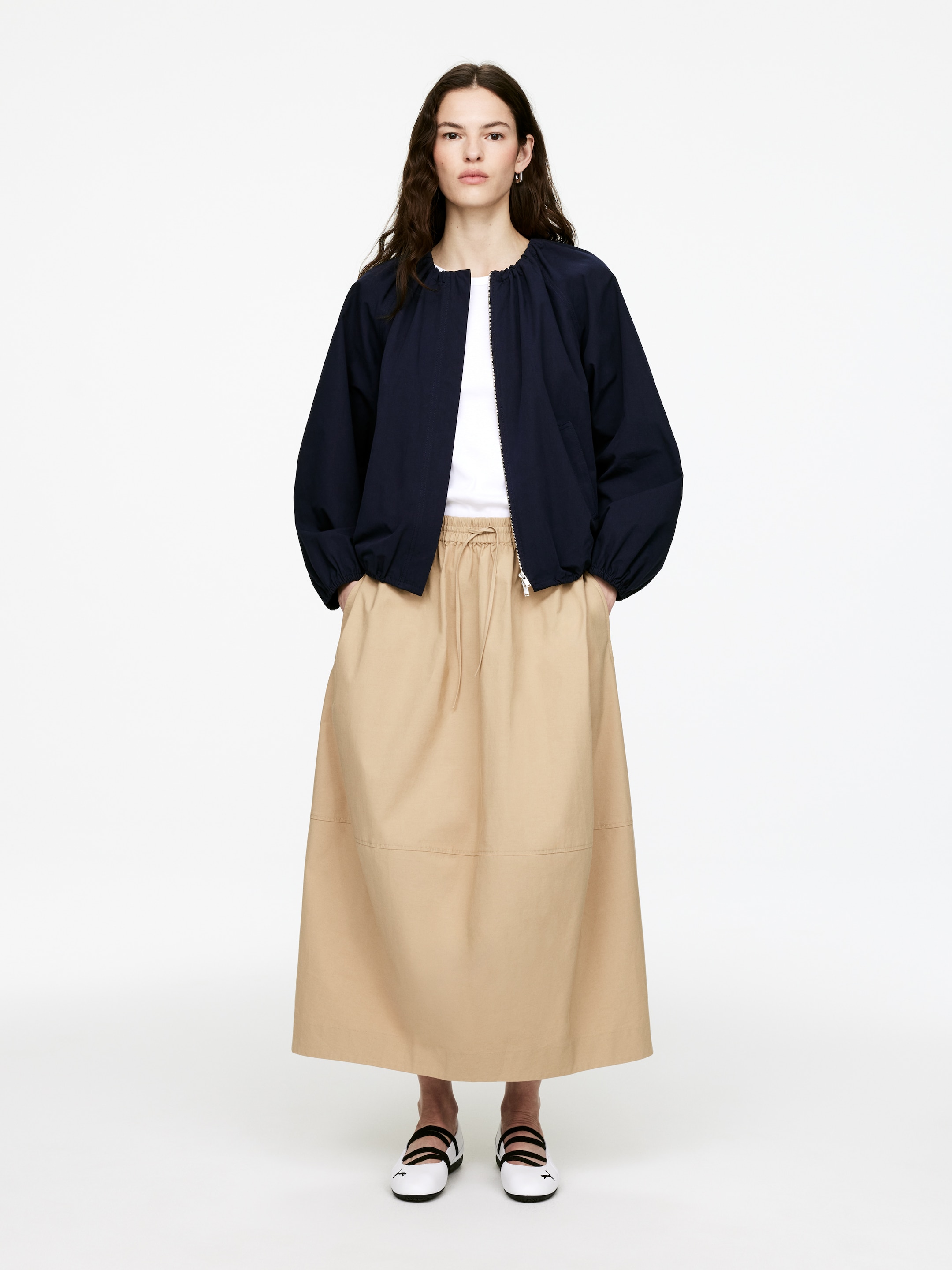 Größeres Bild ansehen: Jacke mit Bubble-Saum - Dunkelblau - Ladies | H&M DE 1