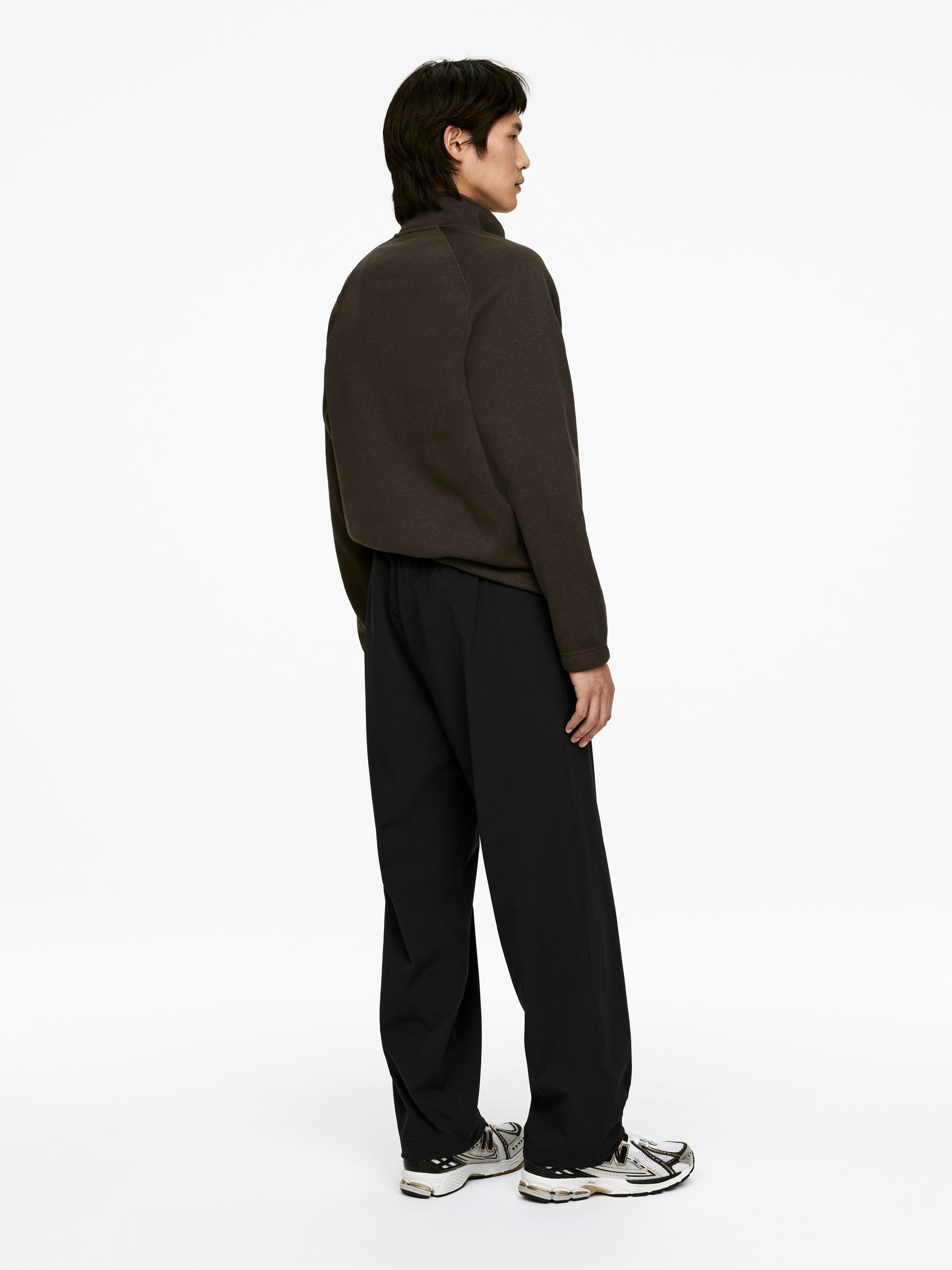 Pull-On Trousers - Black - Relaxed fit - Men - StillMedia/Lookbook - 5