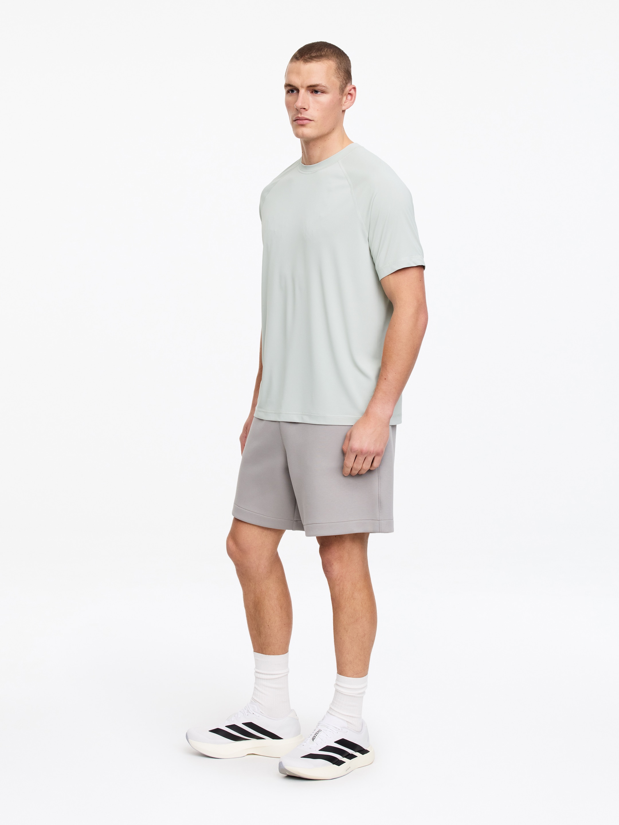 ARKET ACTIVE Tech T-Shirt - Light Sage - Regular fit - Men - StillMedia/Lookbook - 4