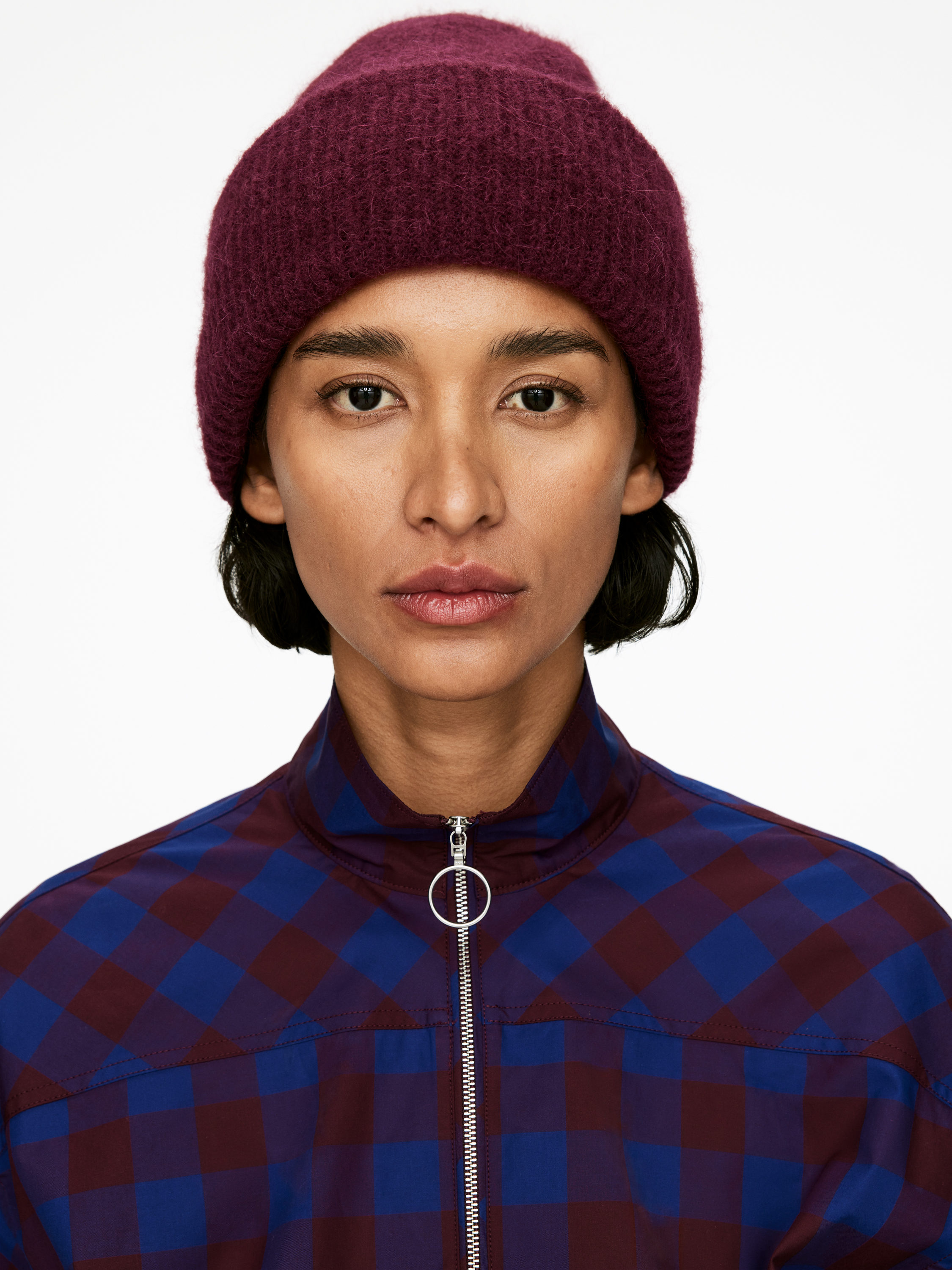 Alpaca-Merino Blend Beanie - Burgundy - Women - StillMedia/Lookbook - 3